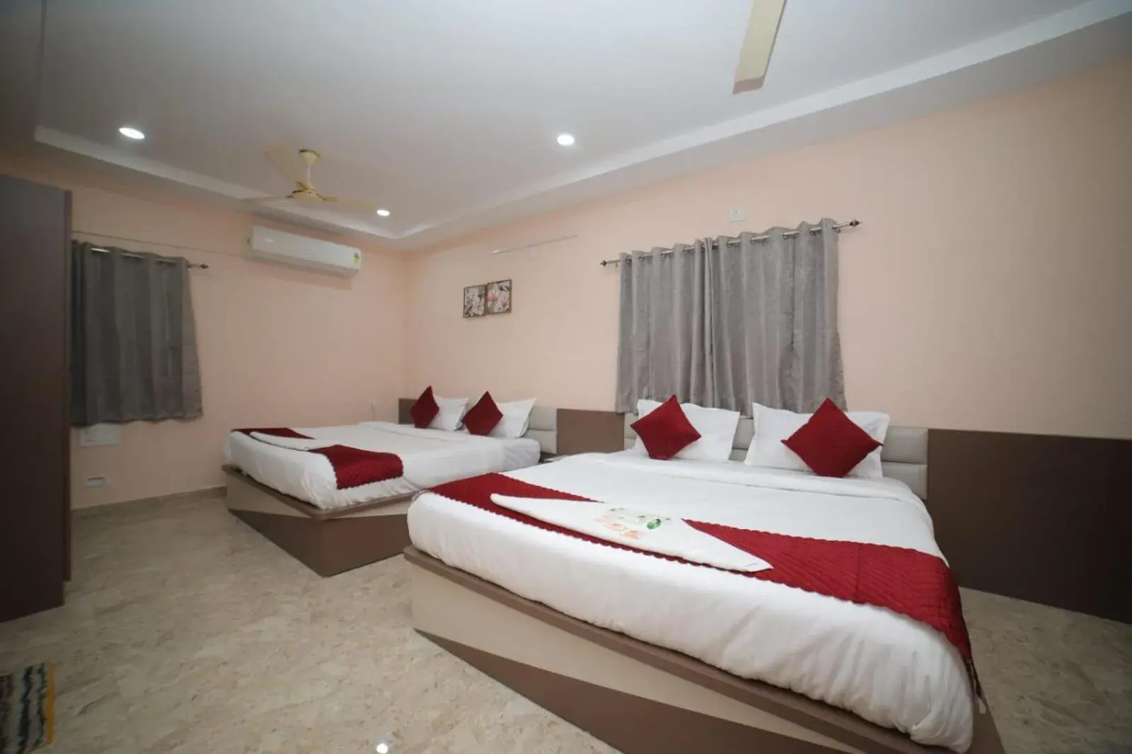 Bedroom, Bed in Sri Ganesh Grand Bedroom, Bed in Sri Ganesh Grand