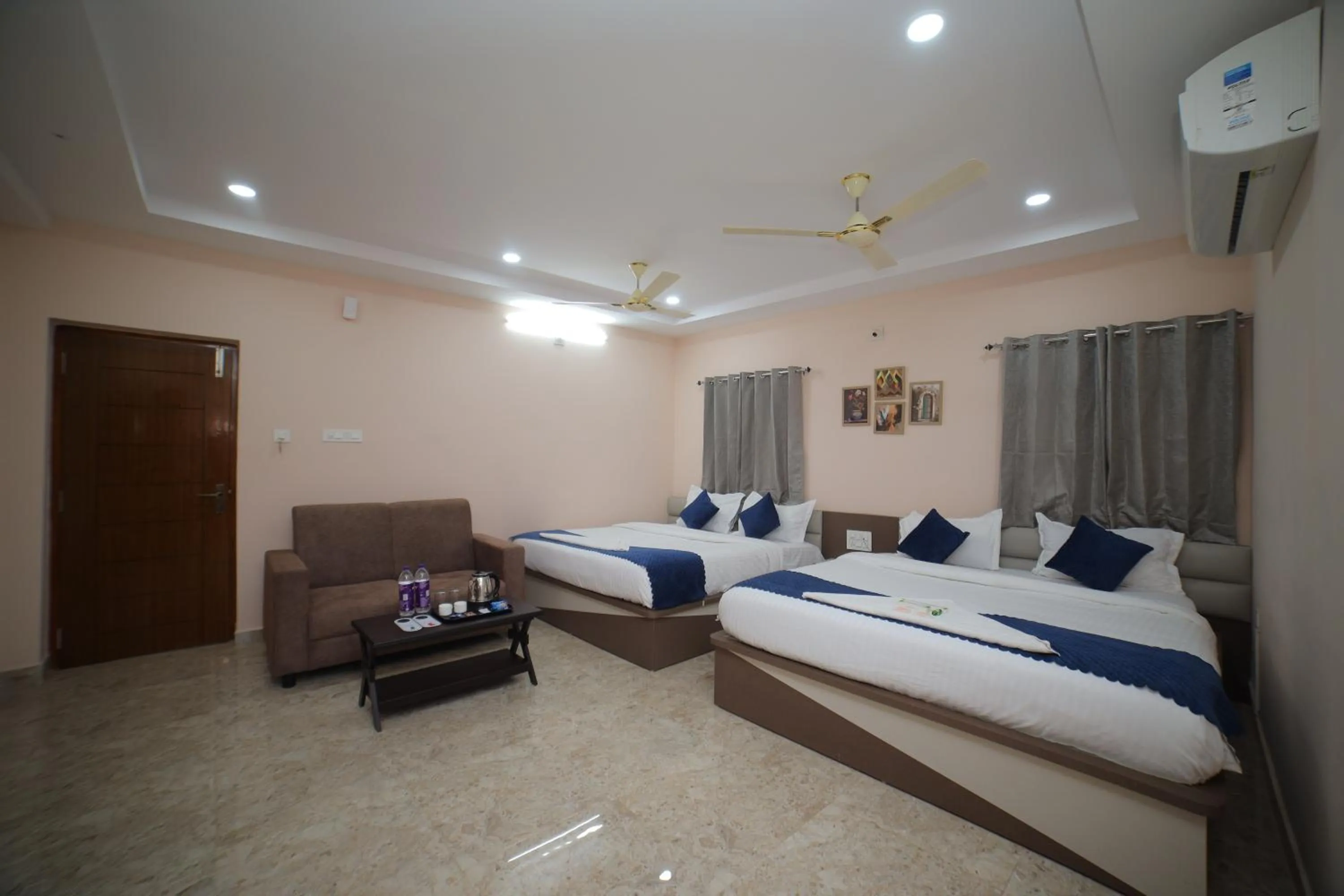 Bedroom, Bed in Sri Ganesh Grand