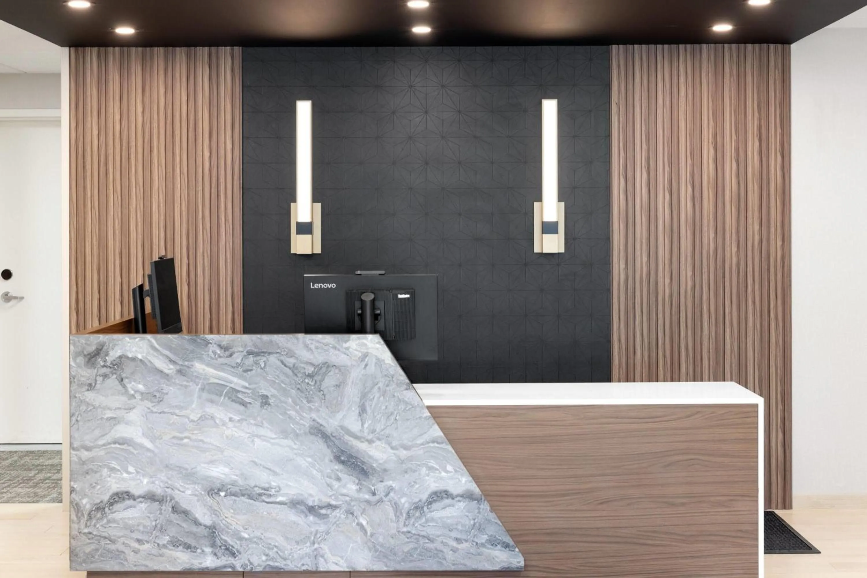 Lobby or reception in Hawthorn Extended Stay by Wyndham Alpine