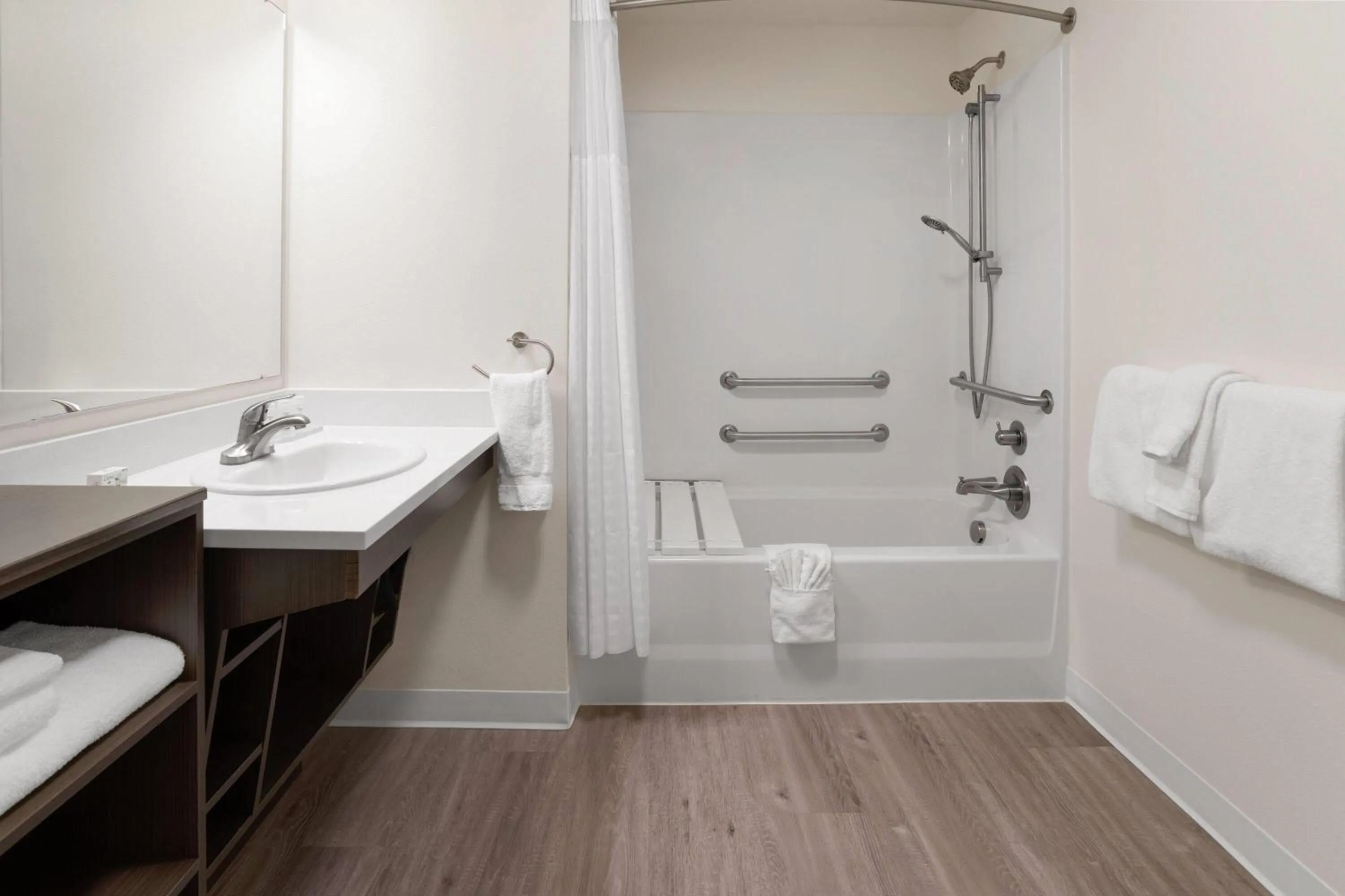 Bathroom in Hawthorn Extended Stay by Wyndham Alpine