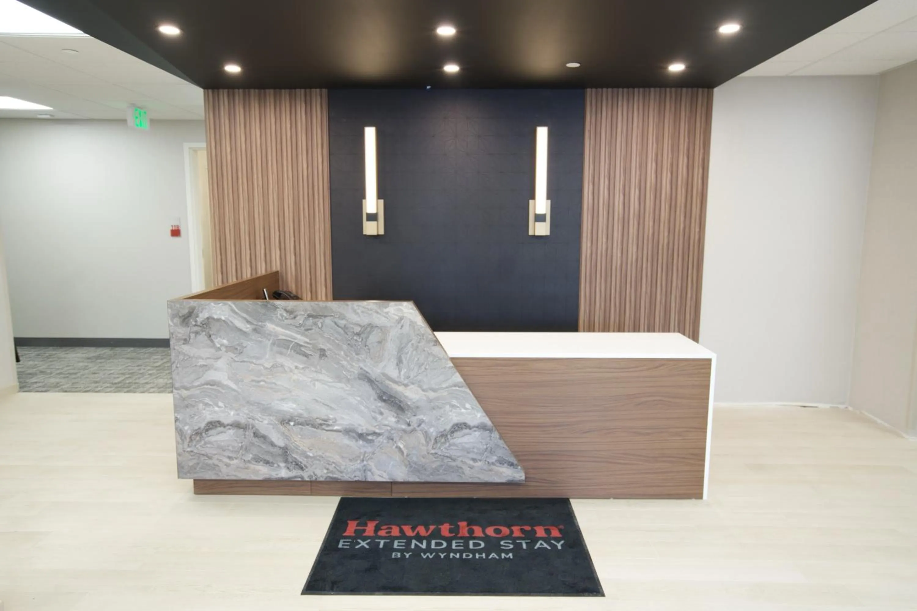 Lobby or reception in Hawthorn Extended Stay by Wyndham Alpine