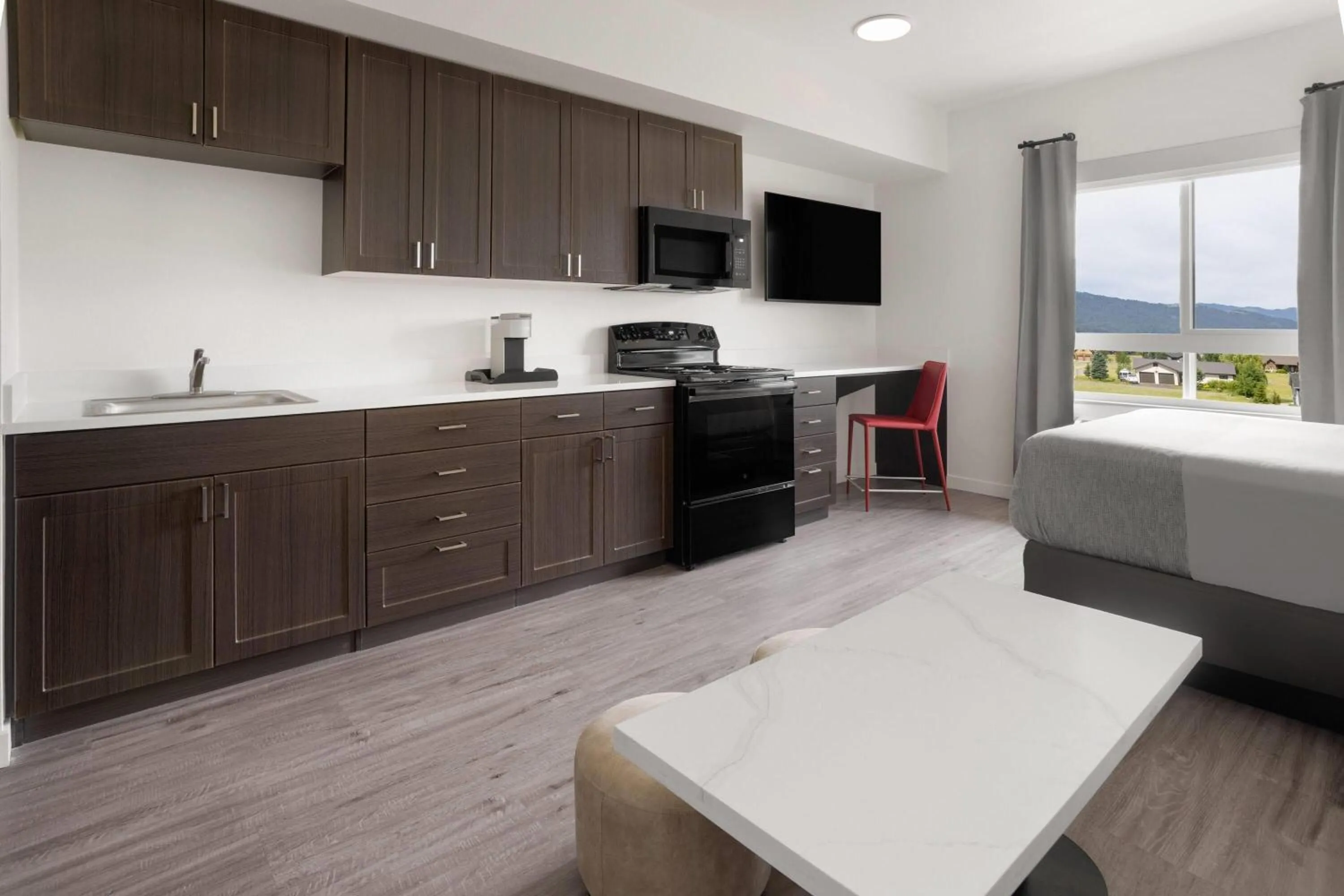 Photo of the whole room, Bed in Hawthorn Extended Stay by Wyndham Alpine