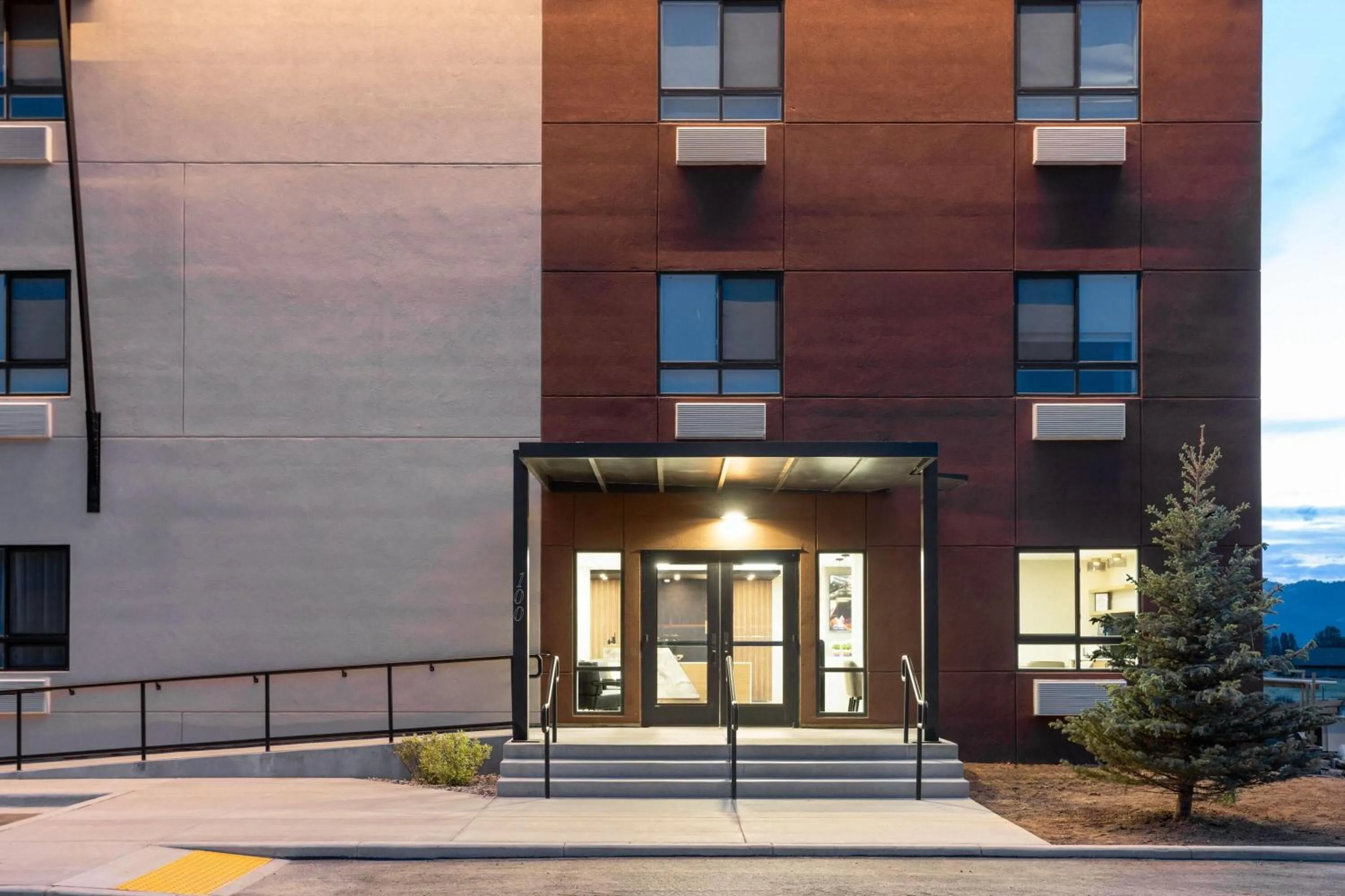 Property building in Hawthorn Extended Stay by Wyndham Alpine