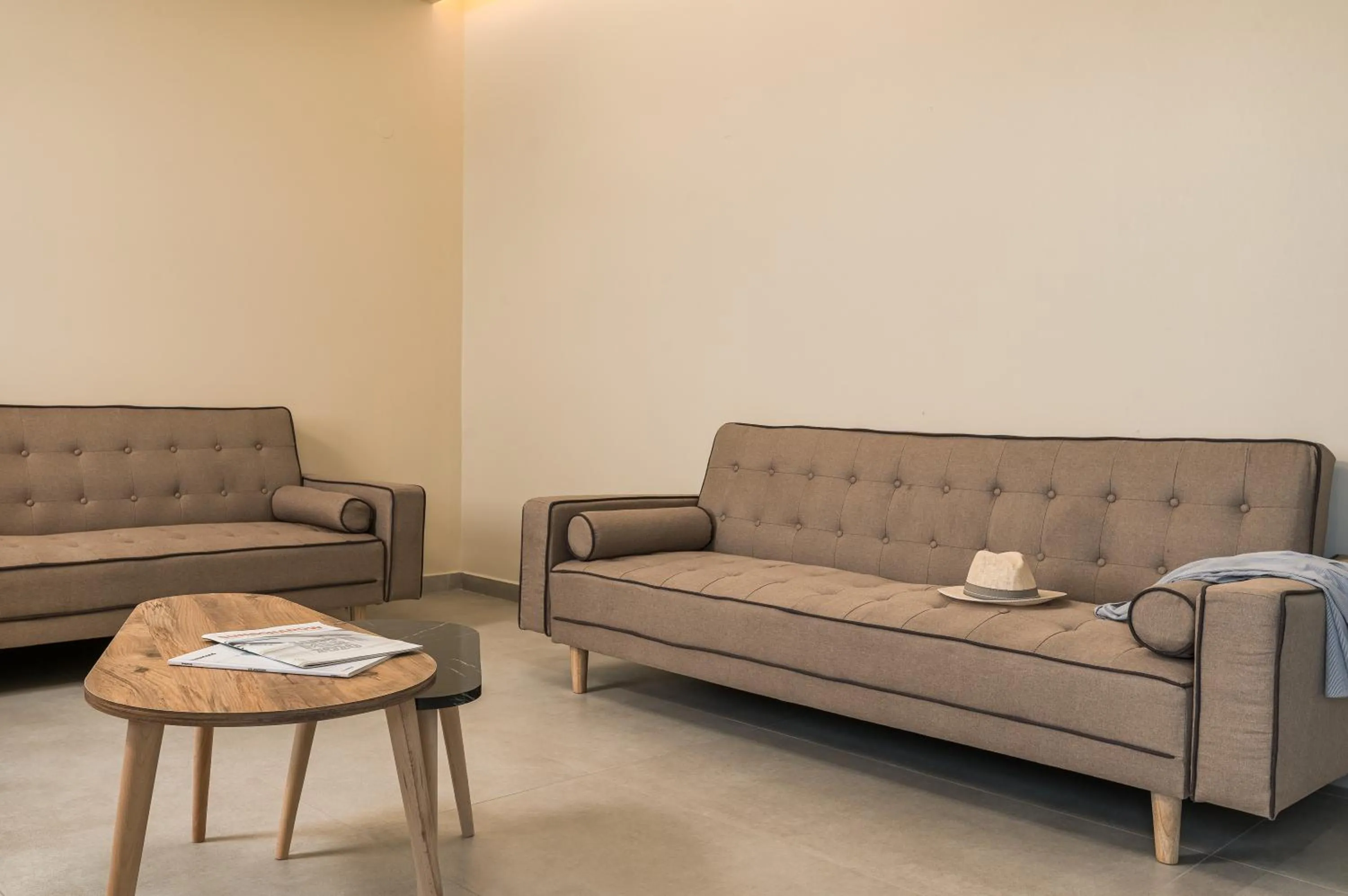 Living room in Arya Hotel