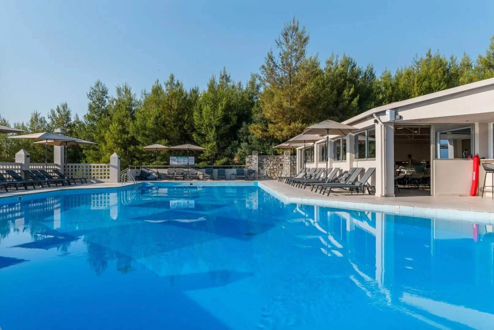 Swimming pool in Arya Hotel