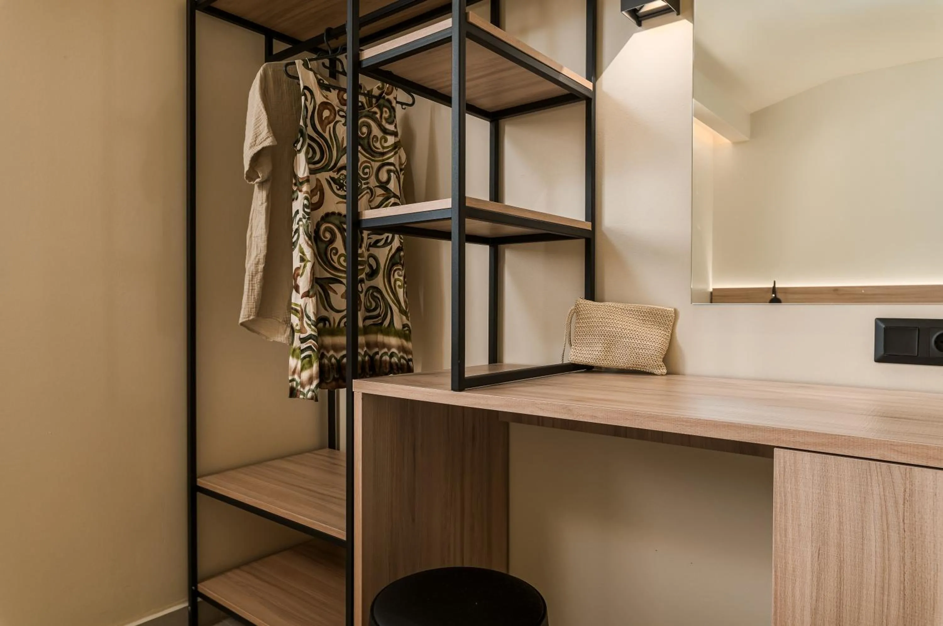 wardrobe in Arya Hotel