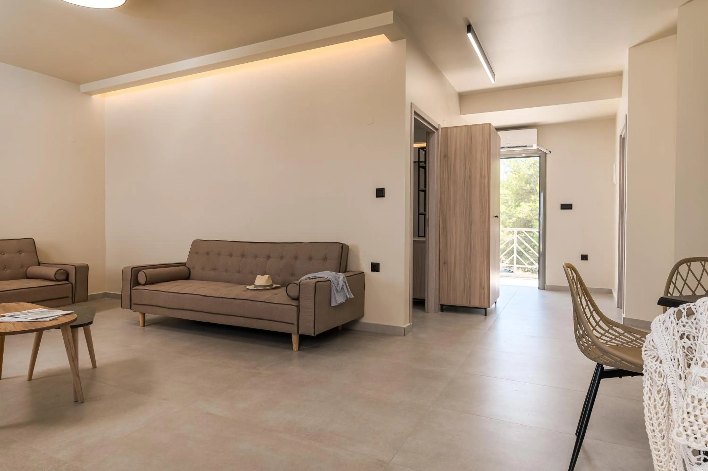 Living room in Arya Hotel