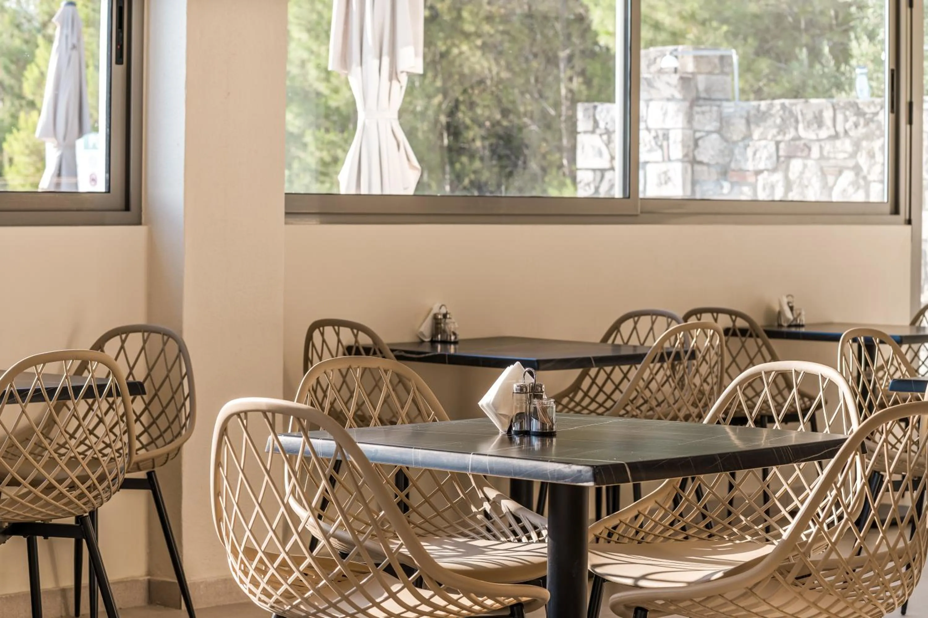 Seating area in Arya Hotel