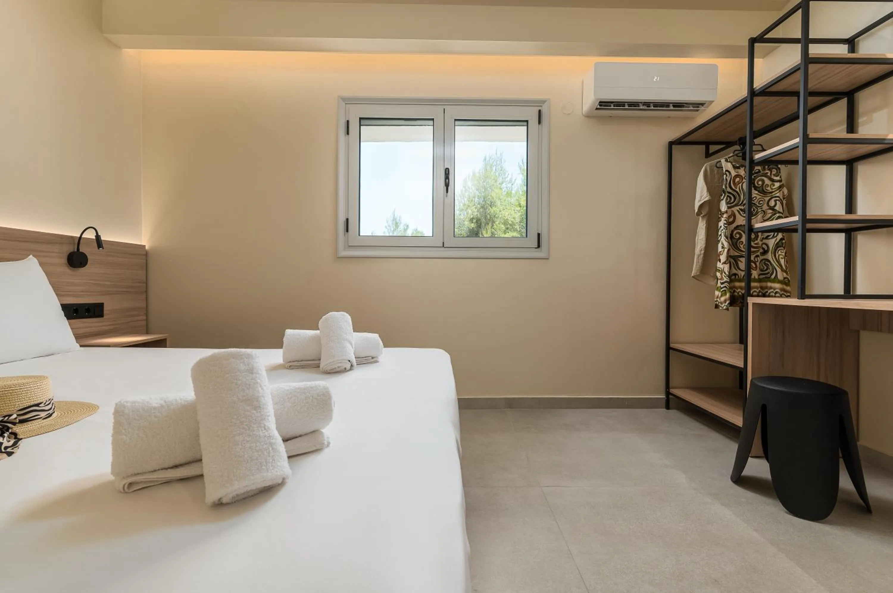 Bedroom, Bed in Arya Hotel