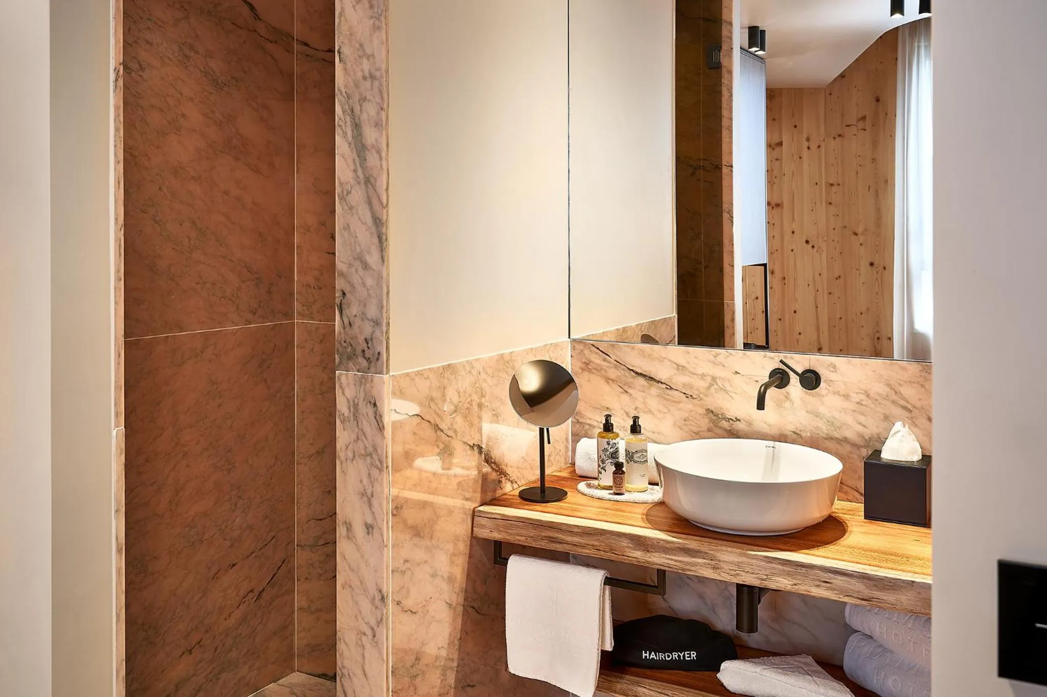 Toilet in The Log Porto Hotel by Piamonte Hotels