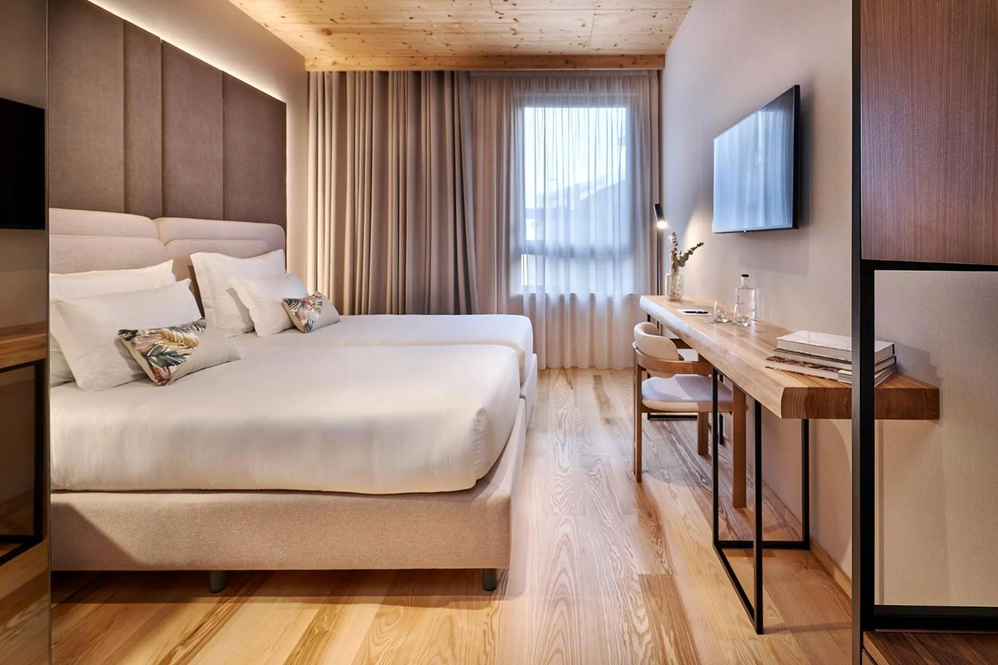 Bedroom, Bed in The Log Porto Hotel by Piamonte Hotels