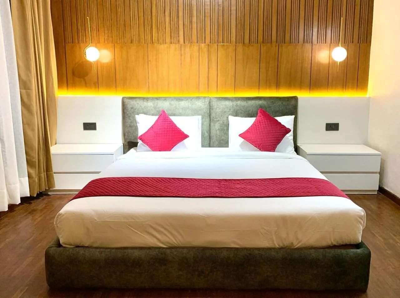 Bed in Mhendo Hotel & Studio Suites