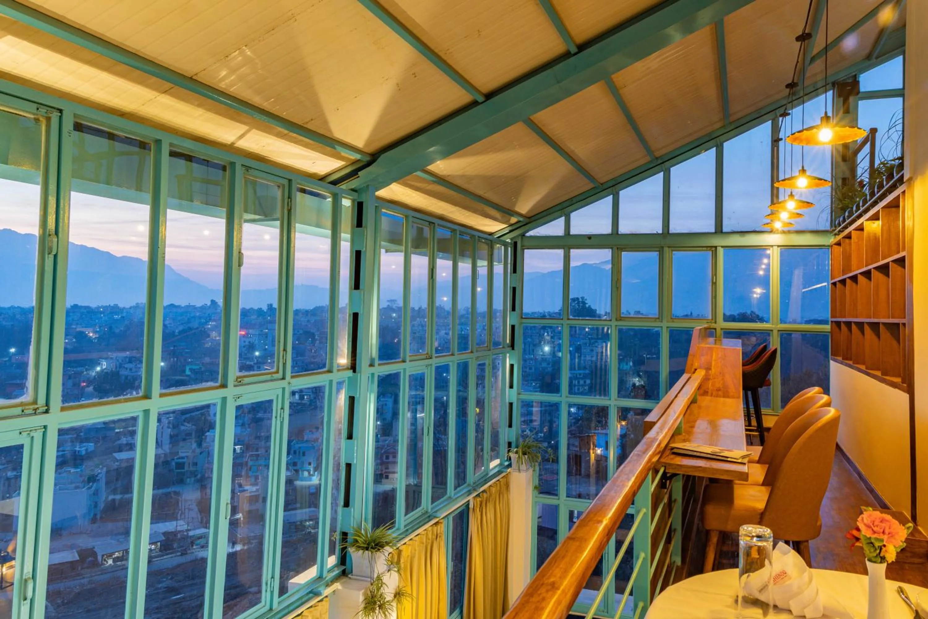 Library in Mhendo Hotel & Studio Suites