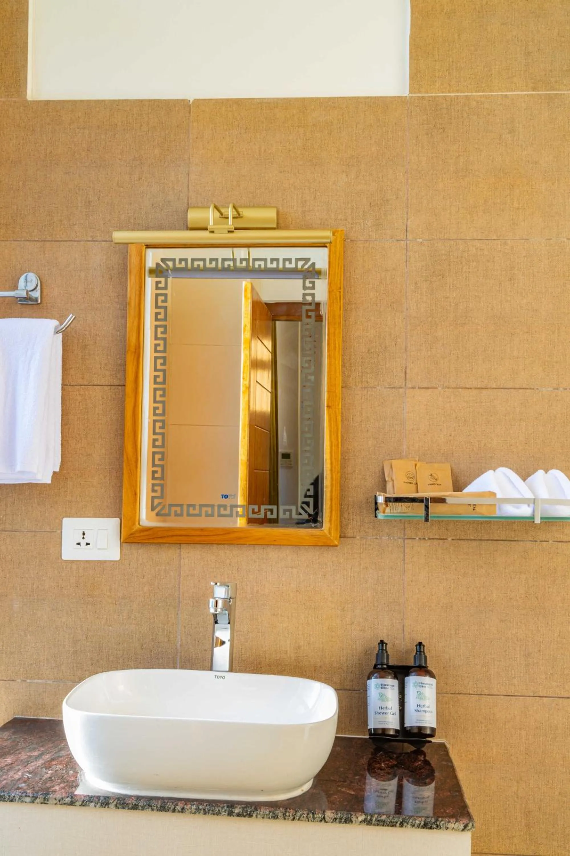 Bathroom in Mhendo Hotel & Studio Suites