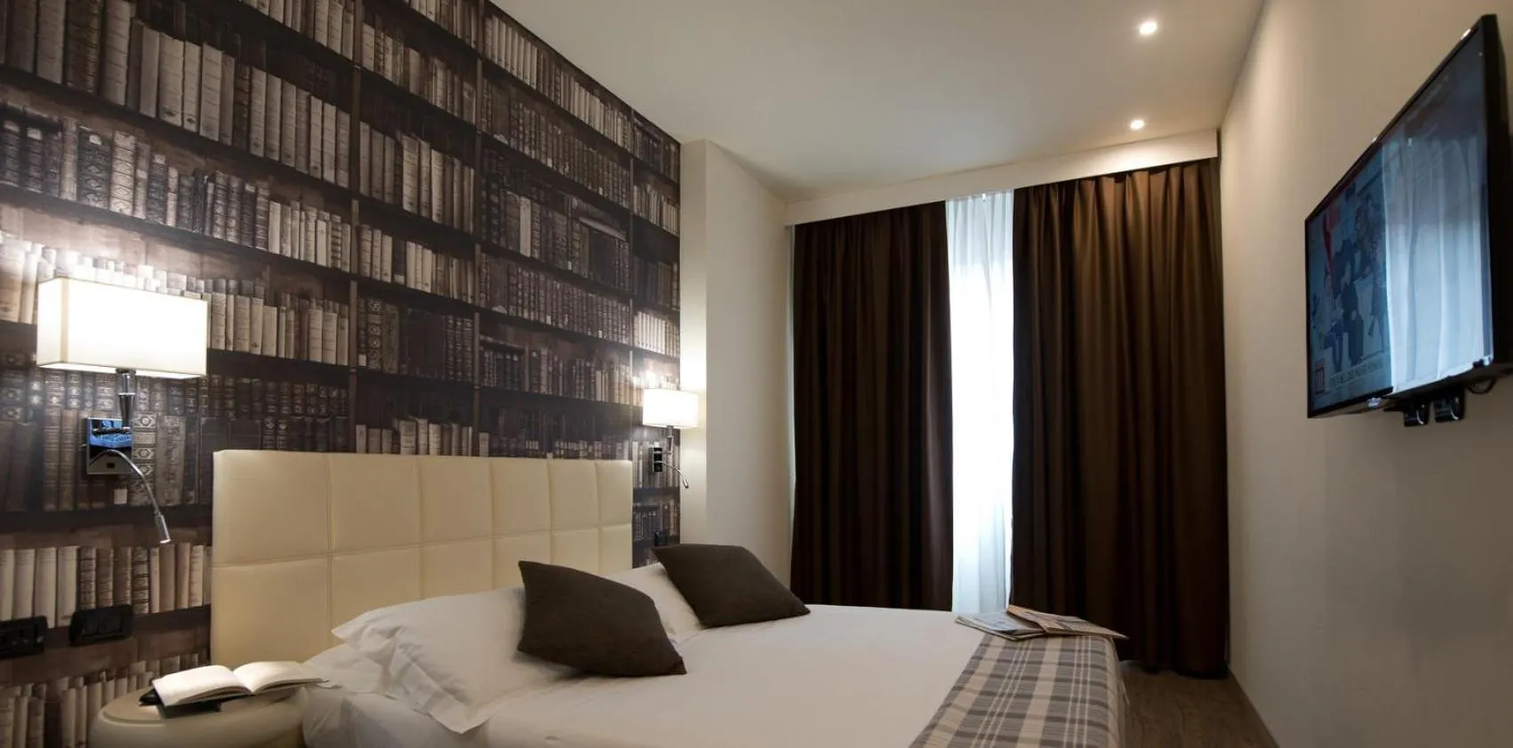 Bed in Duomo Hotel & Apartments