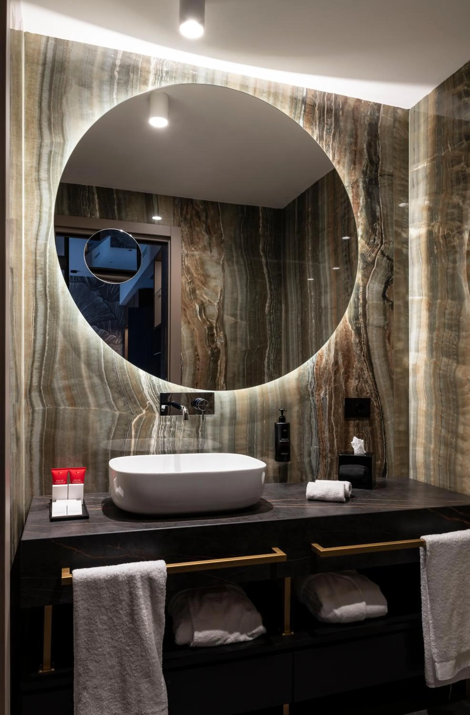 Duomo Hotel & Apartments