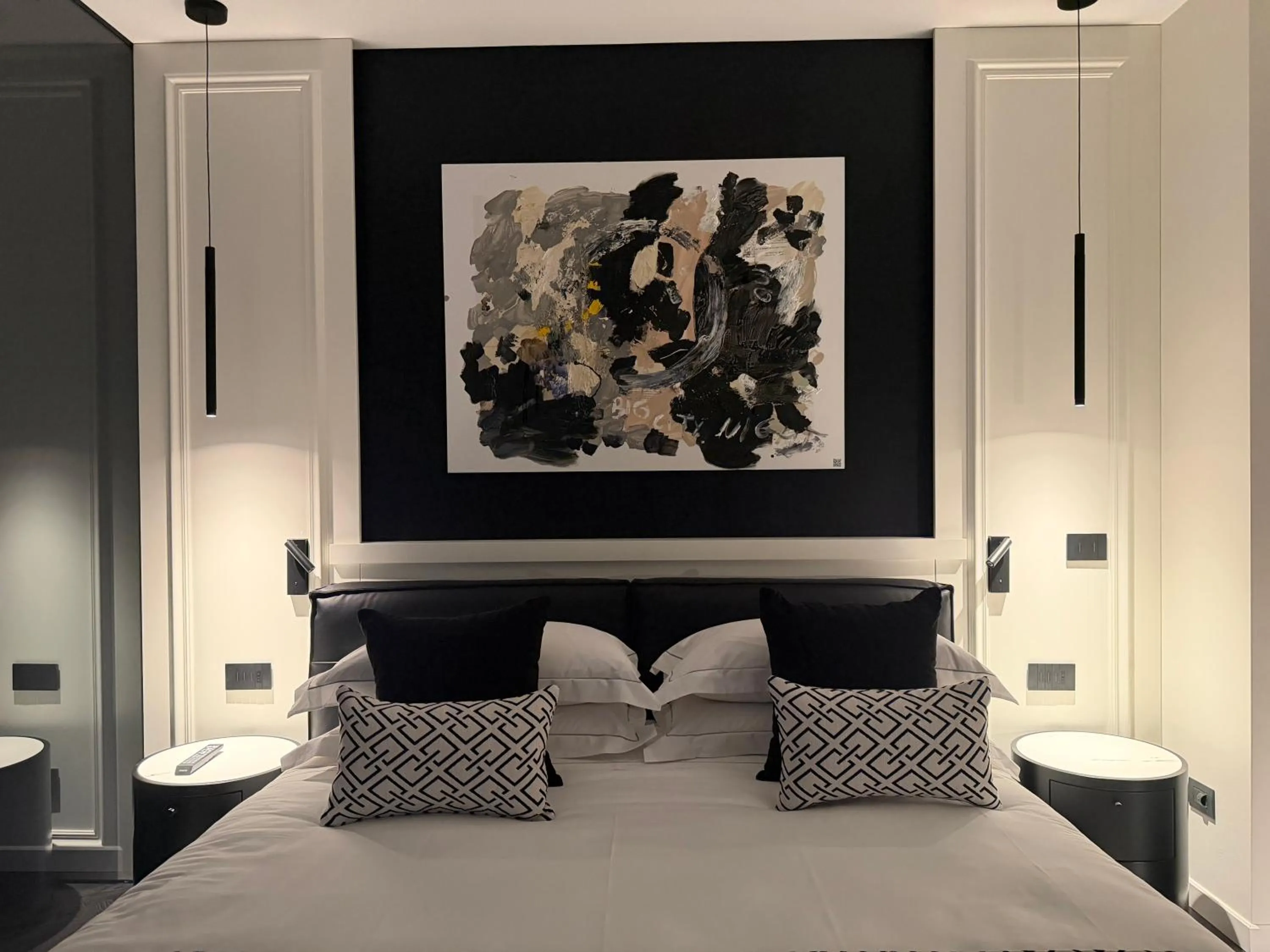 Bed in Duomo Hotel & Apartments