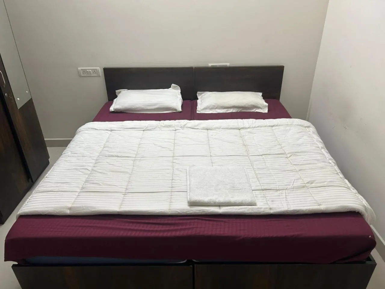 Bedroom, Bed in Grand View Hotel