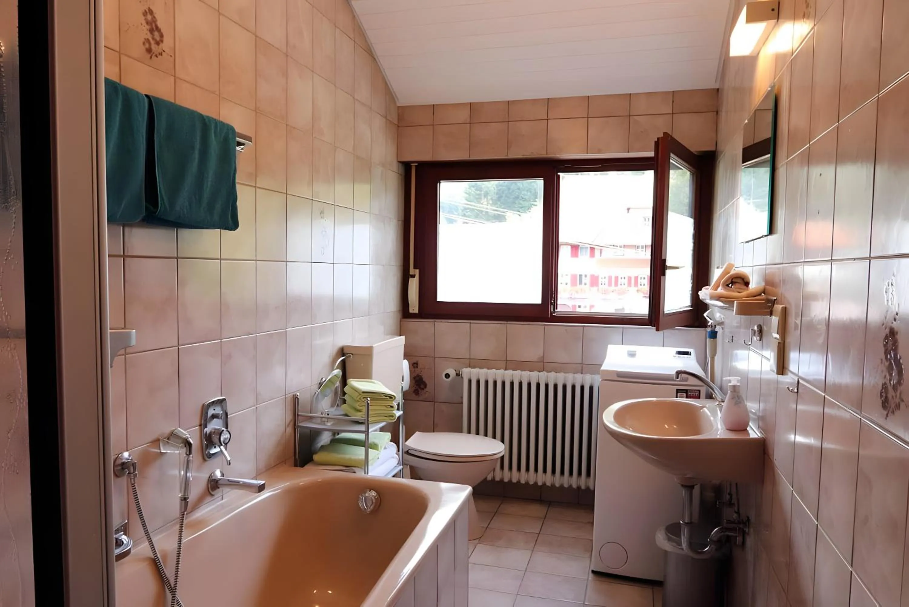 Bathroom in Gasthaus Zur Linde Ferienwohnungen
