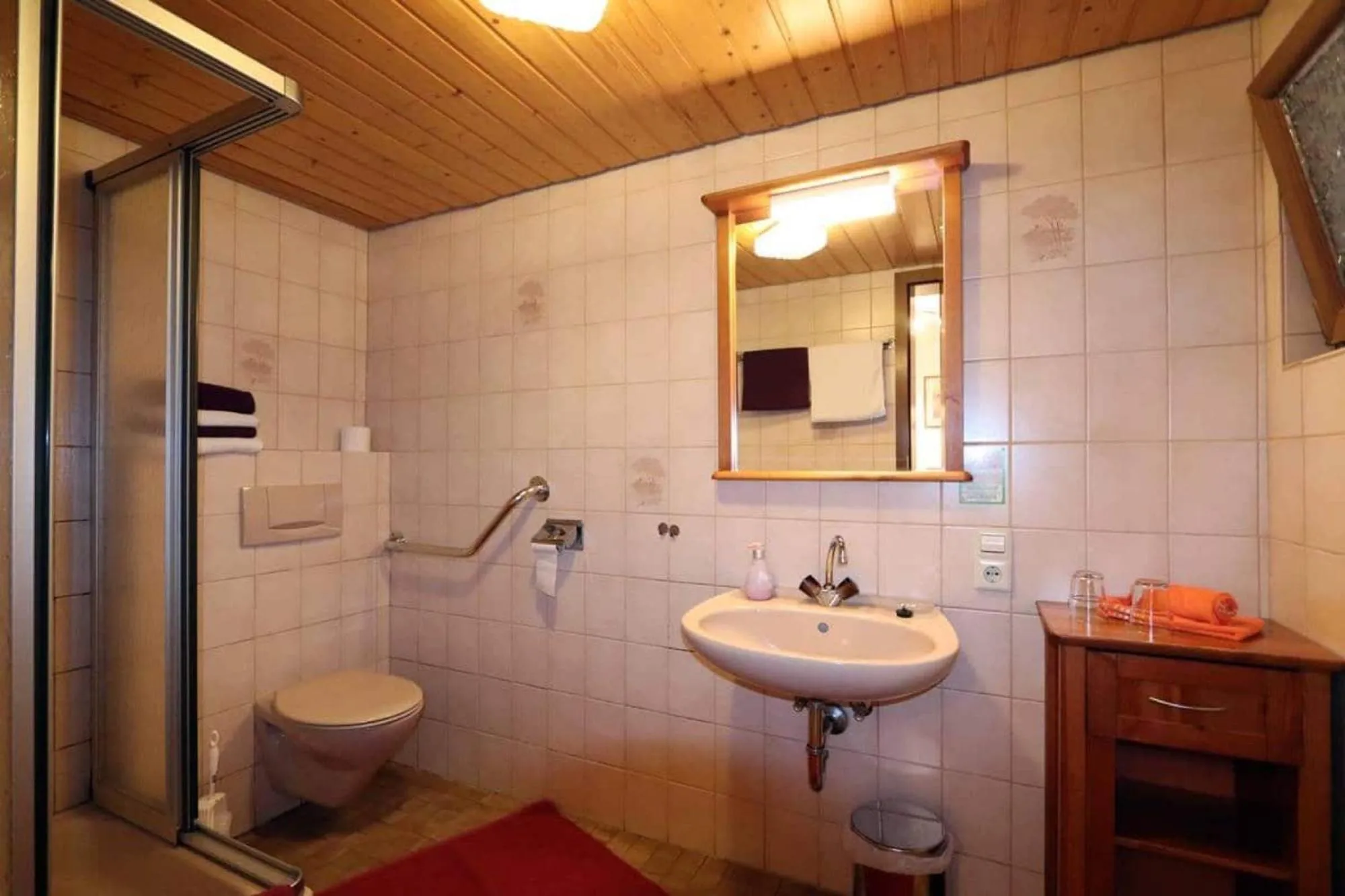Bathroom in Gasthaus Zur Linde Ferienwohnungen