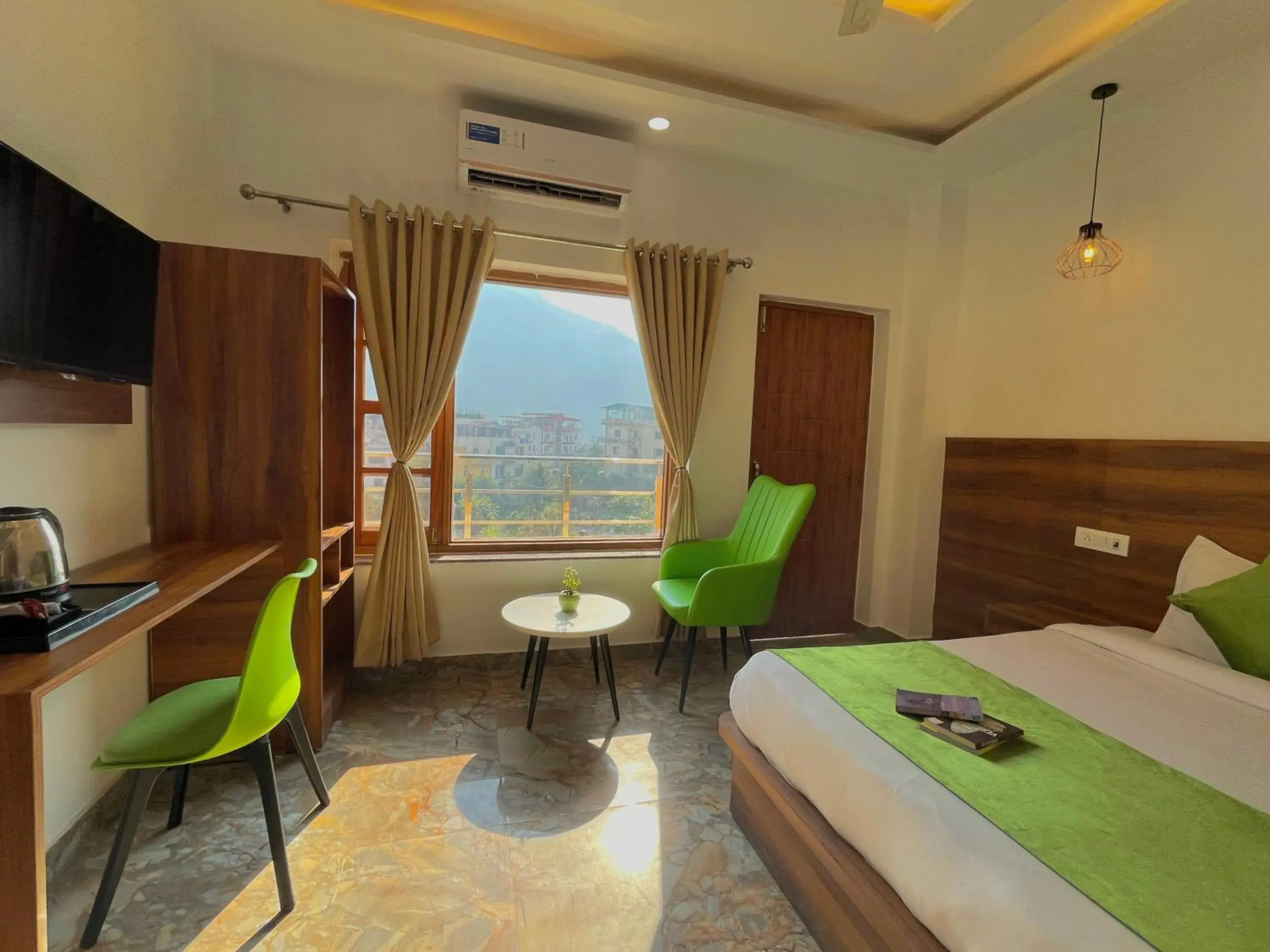 King Room with Mountain View - single occupancy in Wanna Stay Rishikesh King Room with Mountain View - single occupancy in Wanna Stay Rishikesh