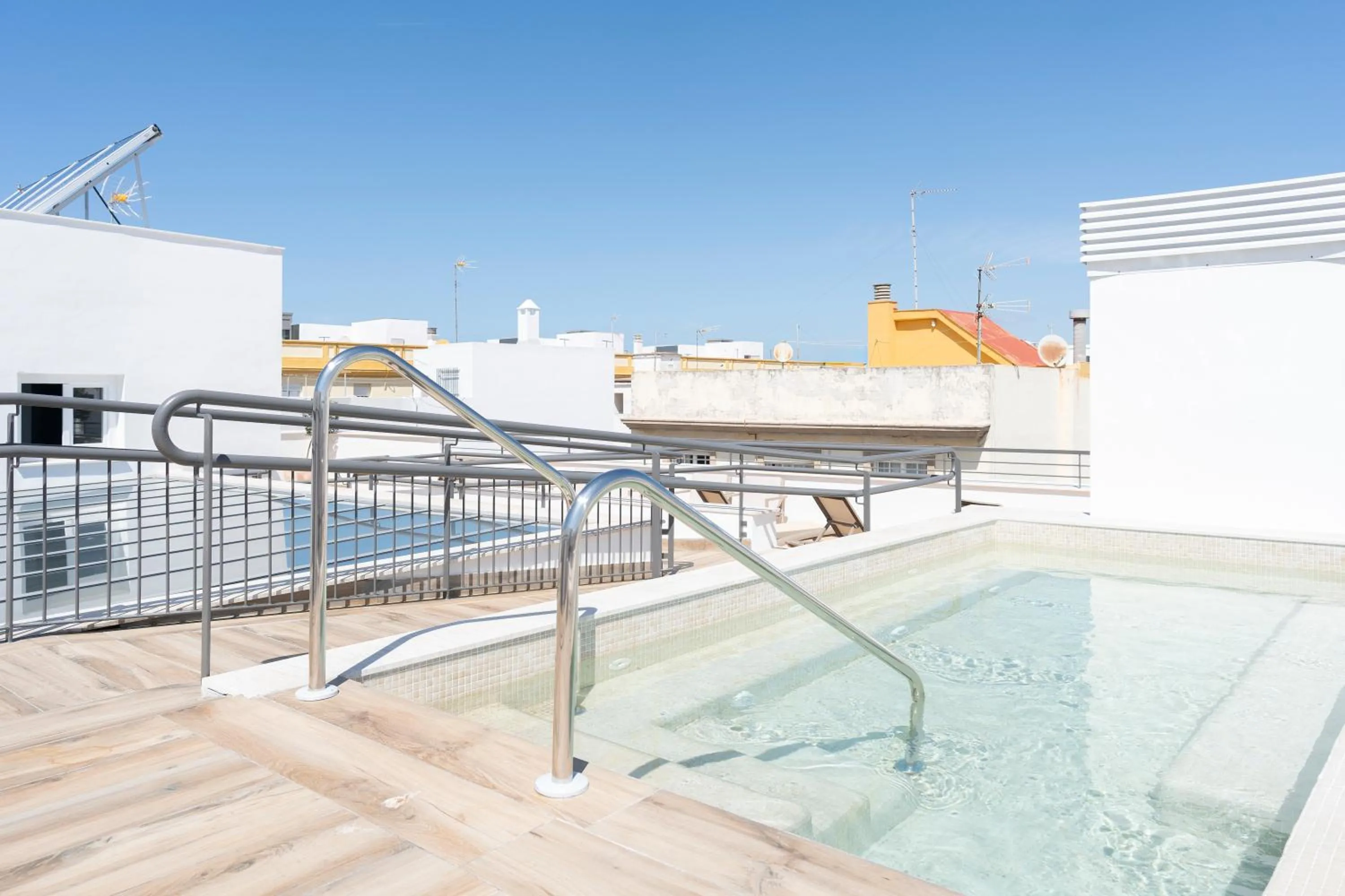 La Caleta QE Hotels
