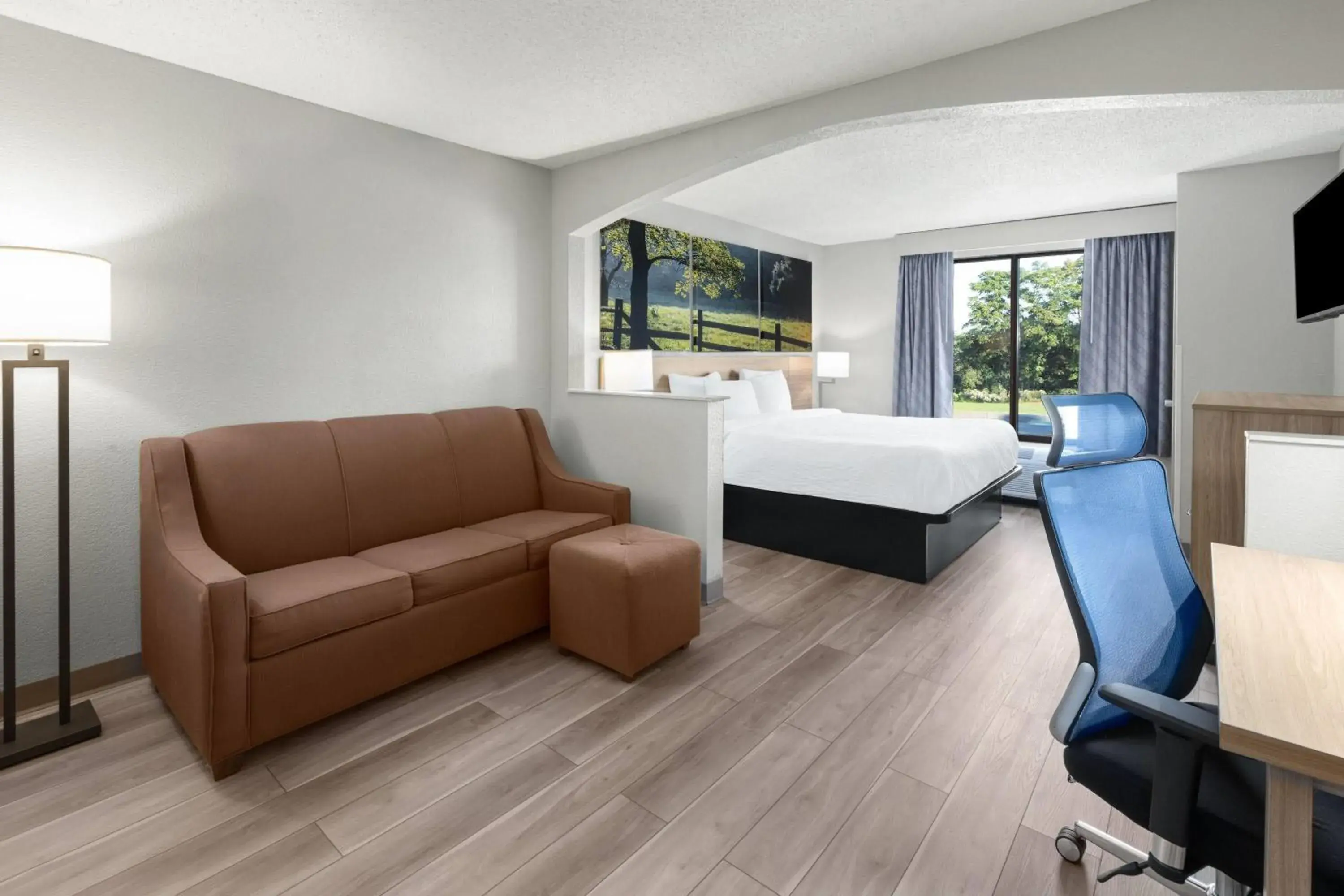 Photo of the whole room, Bed in Days Inn by Wyndham Blairsville Photo of the whole room, Bed in Days Inn by Wyndham Blairsville