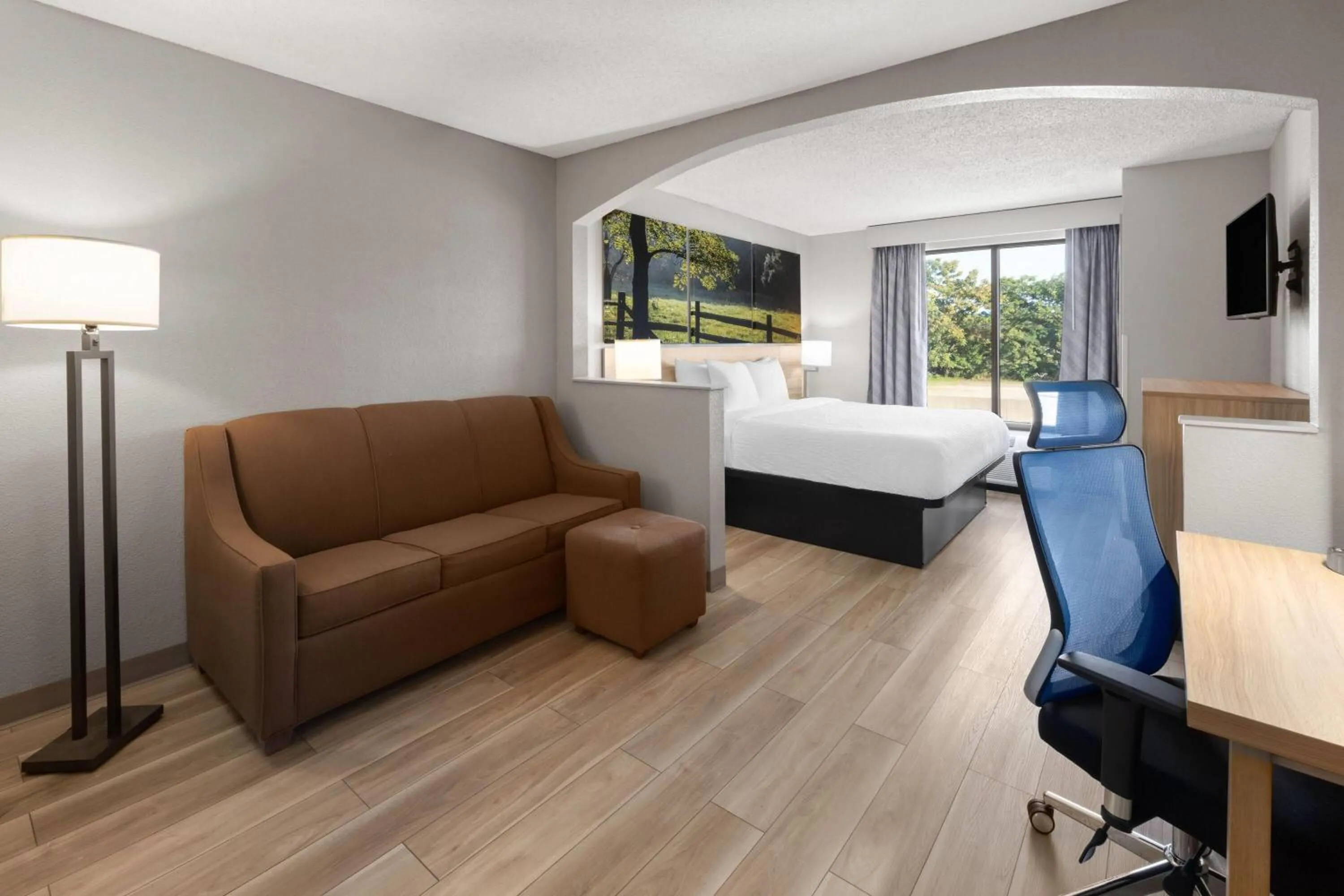 Bath, Bed in Days Inn by Wyndham Blairsville