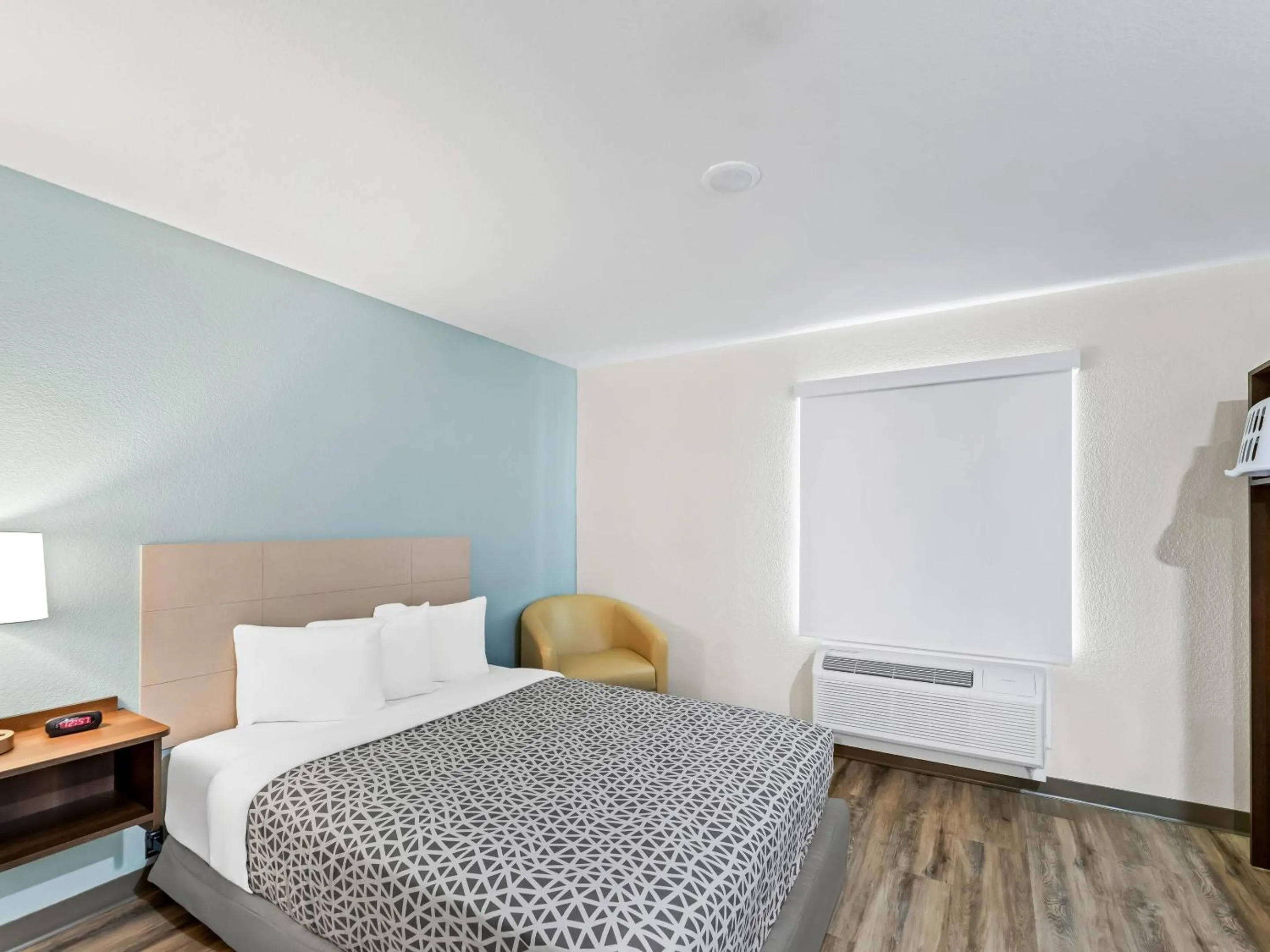 Bedroom, Bed in WoodSpring Suites Prattville - Montgomery North