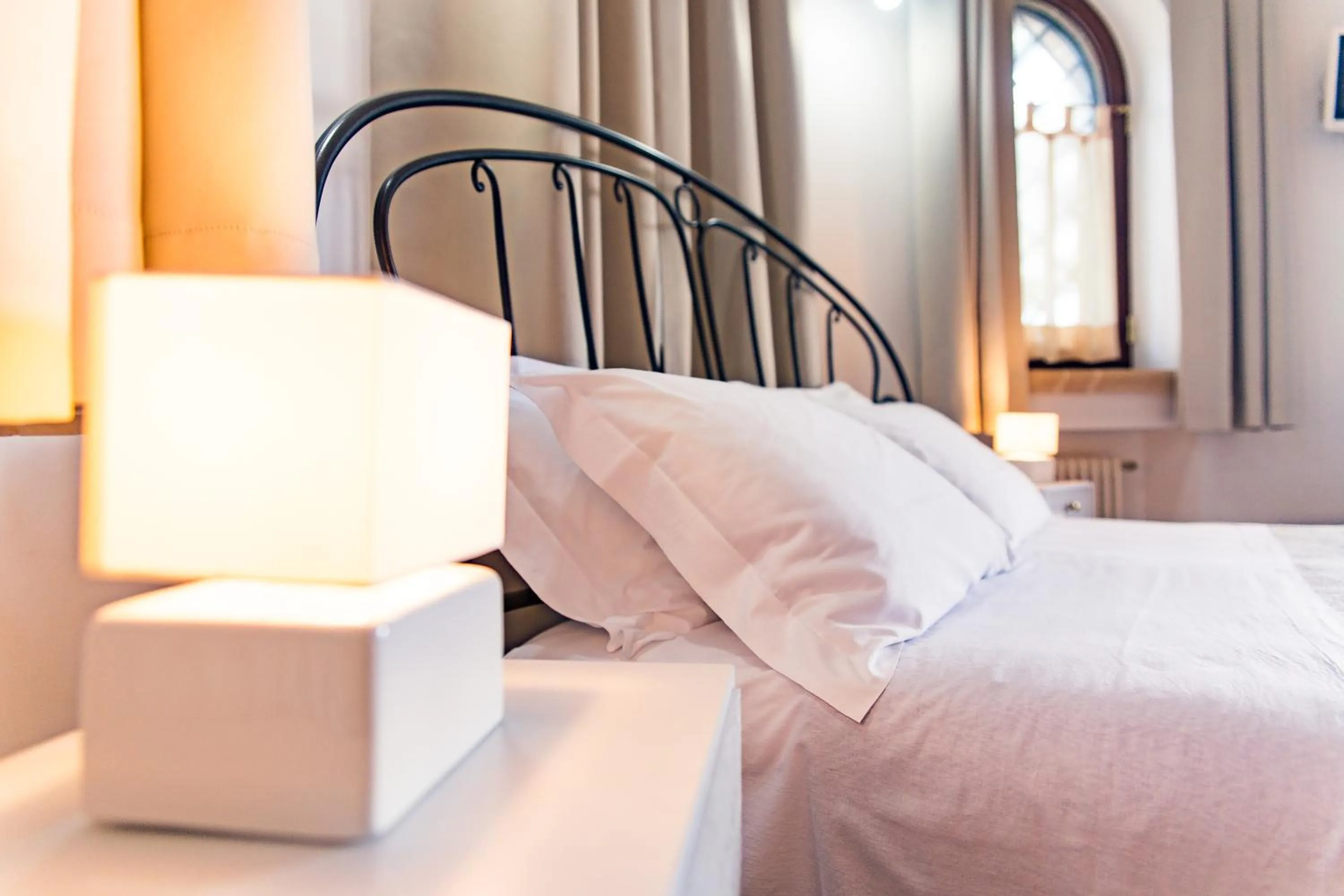 Decorative detail, Bed in Villa Narducci