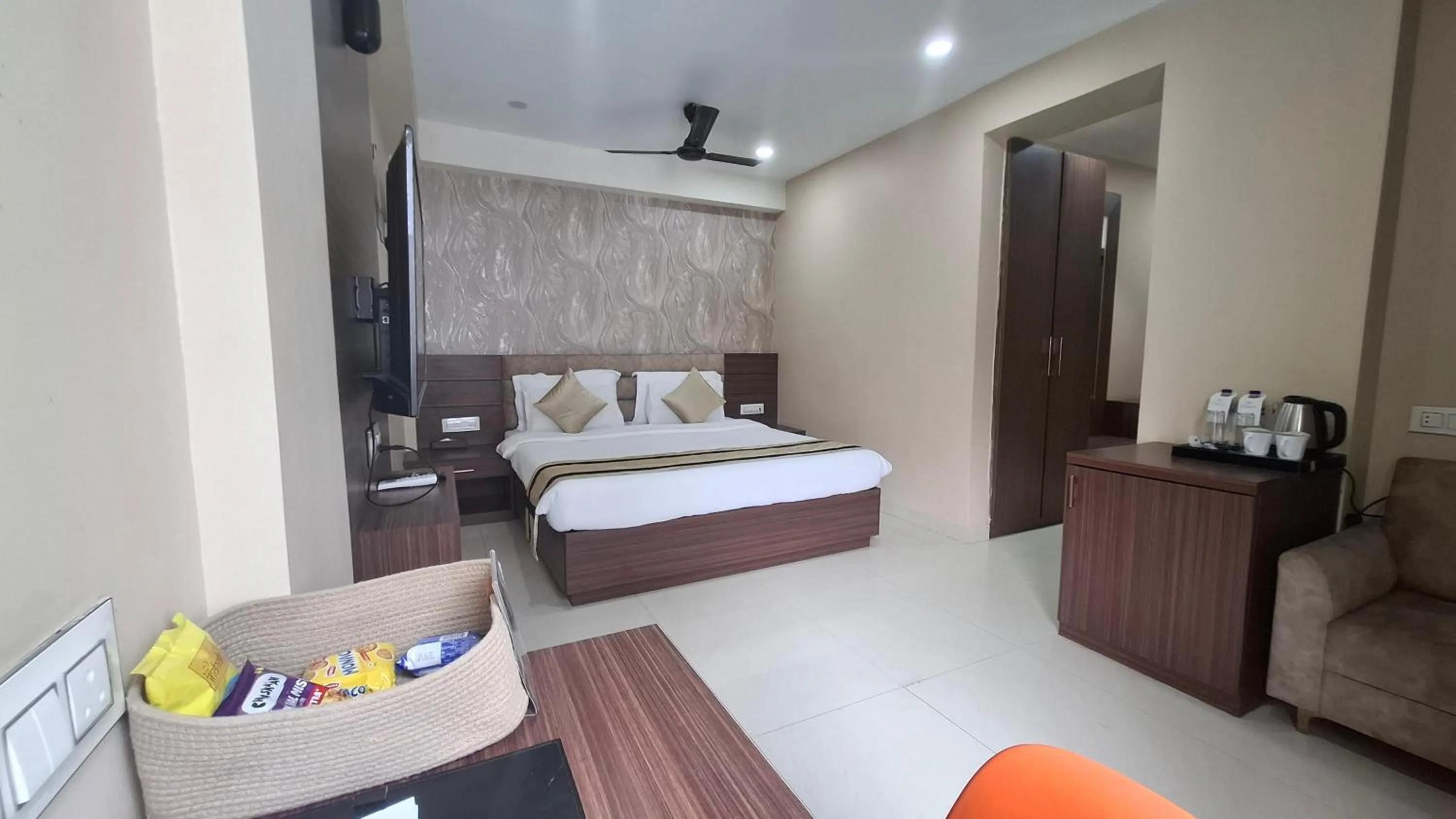 Bed in Park Eastern Hotel