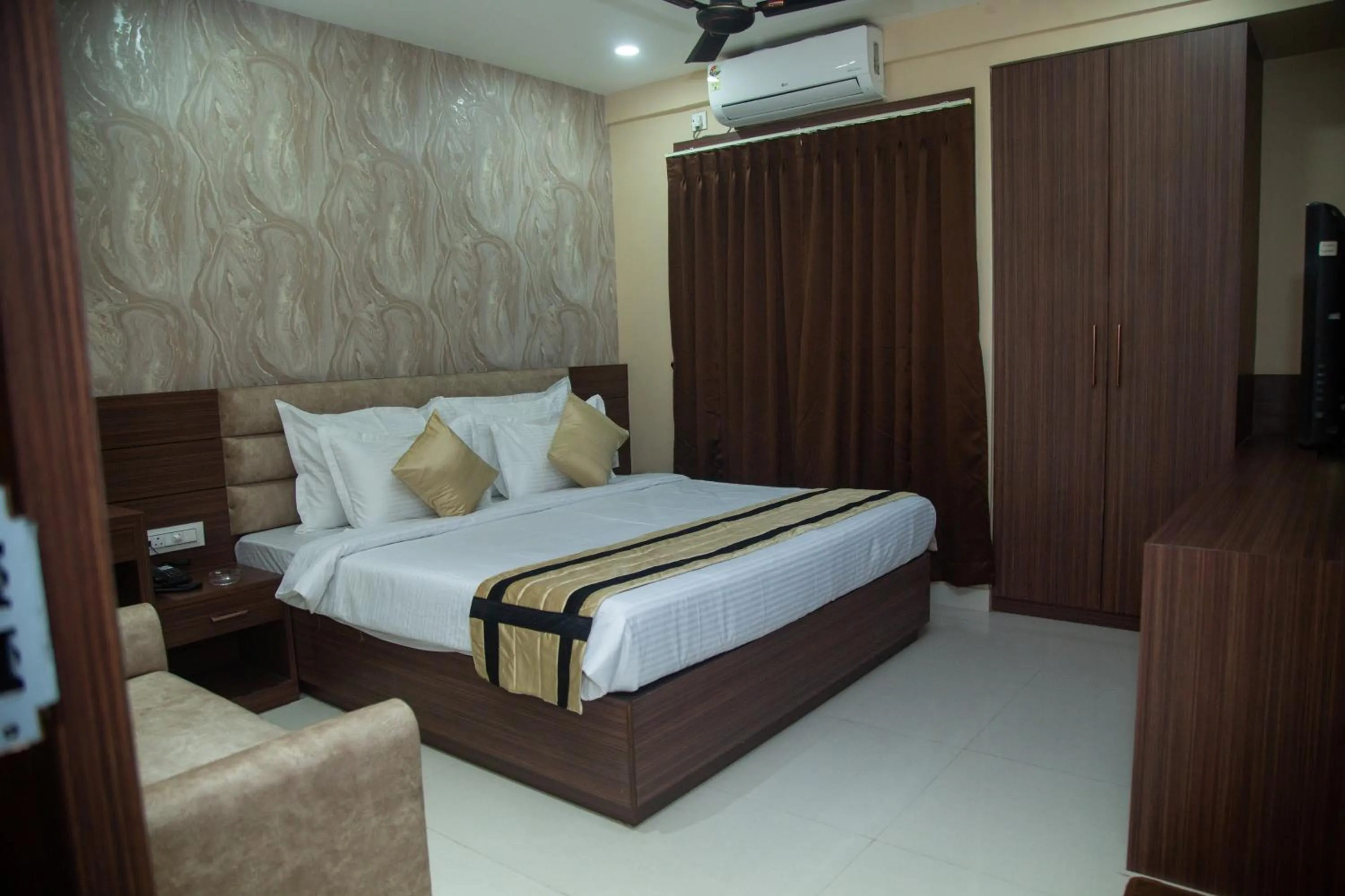 TV and multimedia, Bed in Park Eastern Hotel