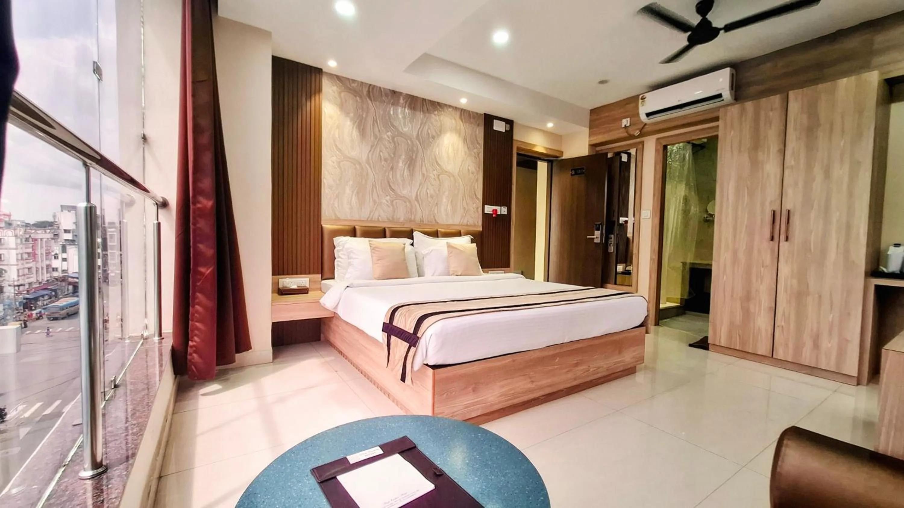 Bed in Park Eastern Hotel