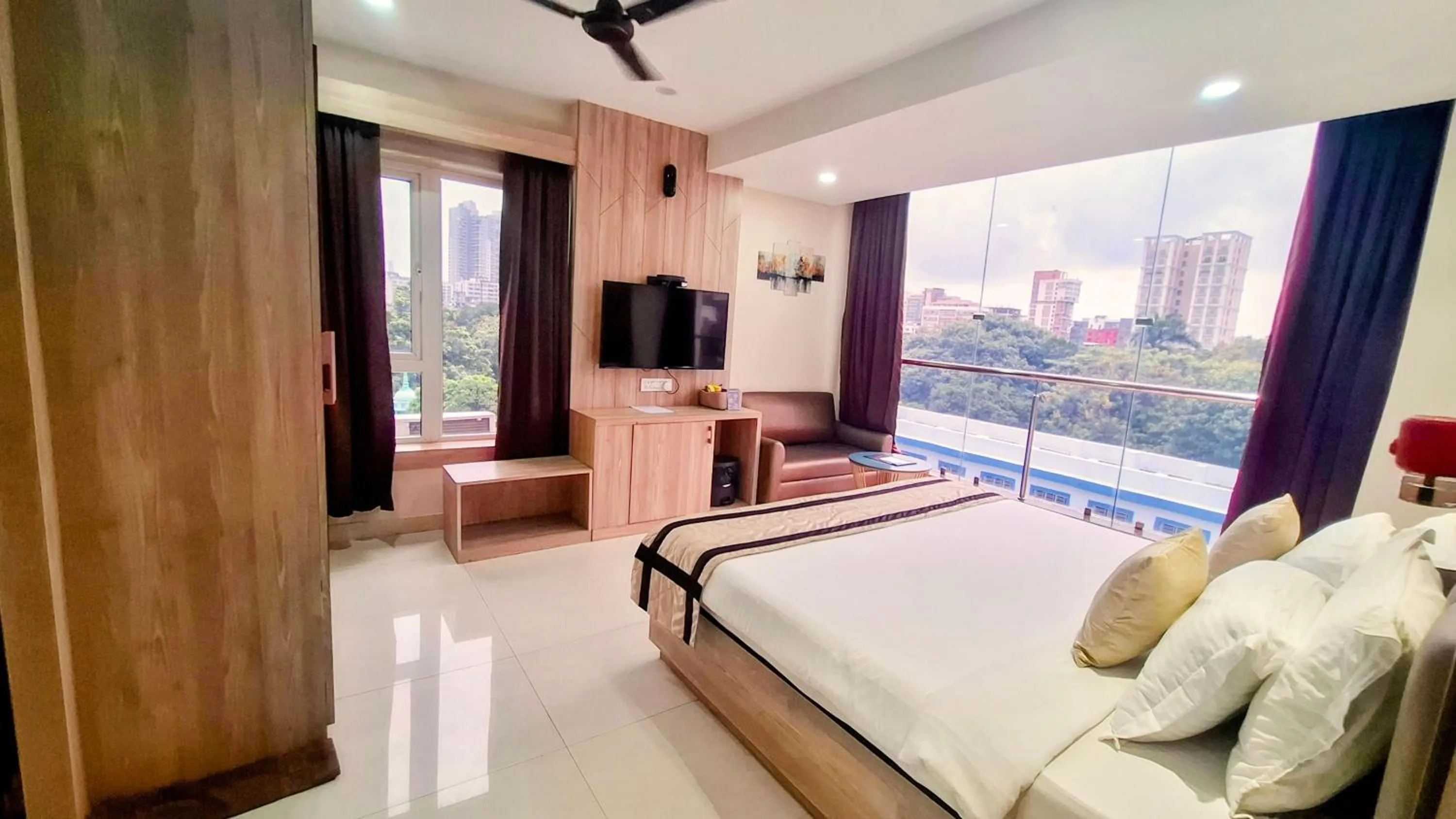 Bed in Park Eastern Hotel