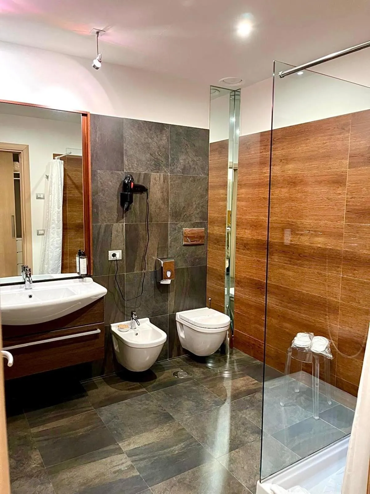 Shower in Bouganville Hill Resort & Wellness Space