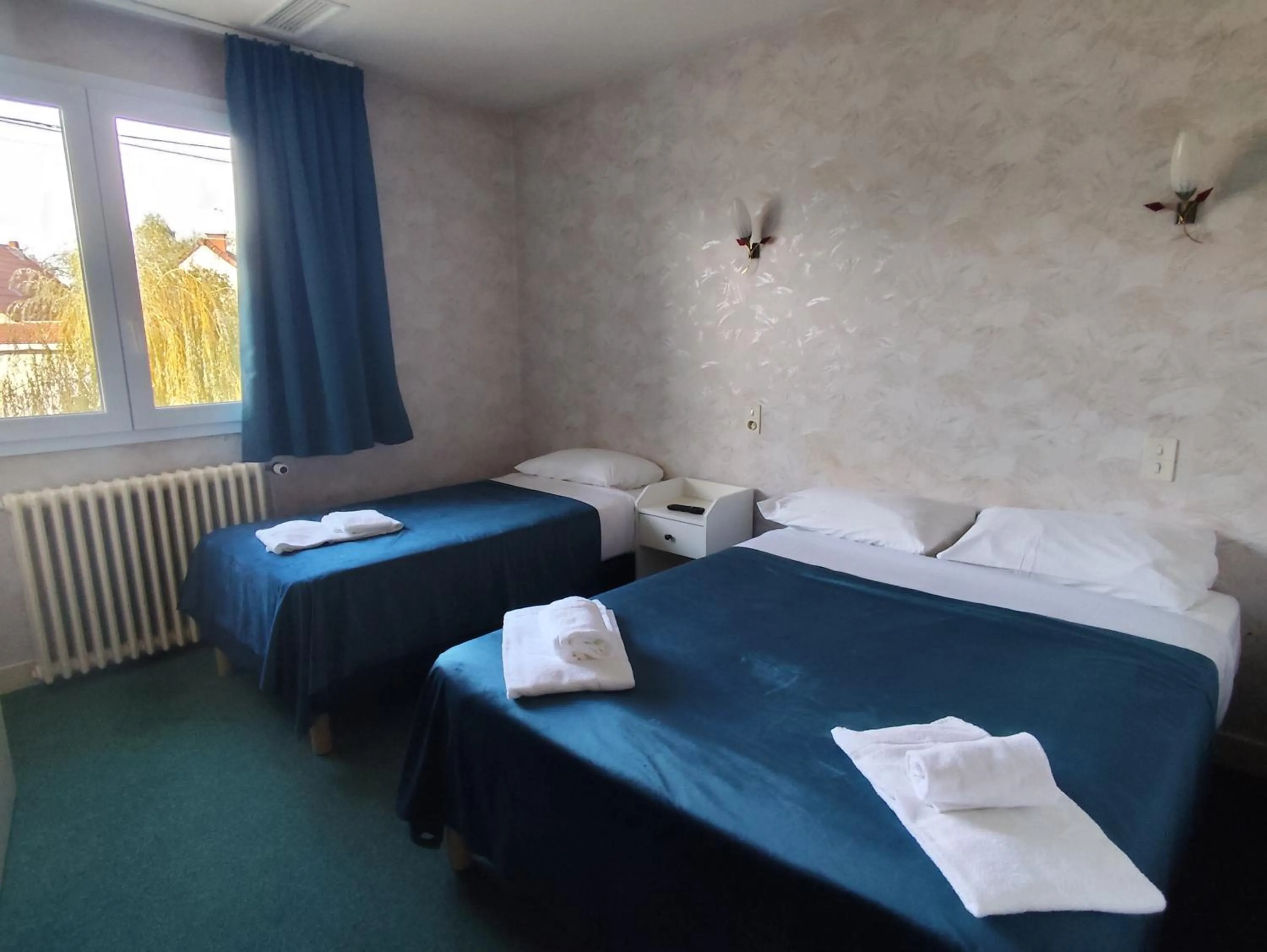 Bedroom, Bed in A L'Orée du Bois chez Doudou&Lolo