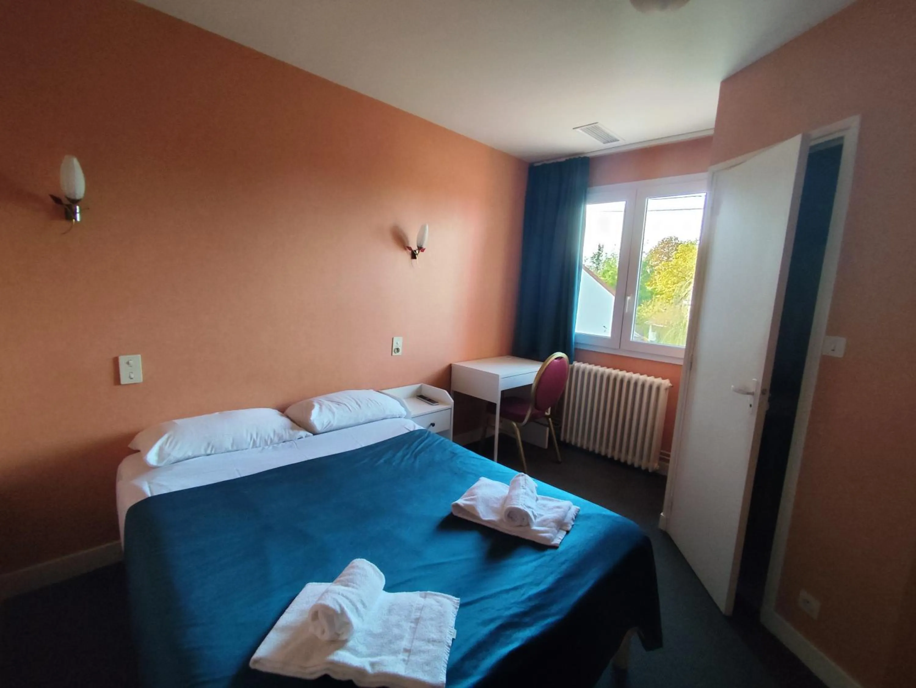 Bedroom, Bed in A L'Orée du Bois chez Doudou&Lolo