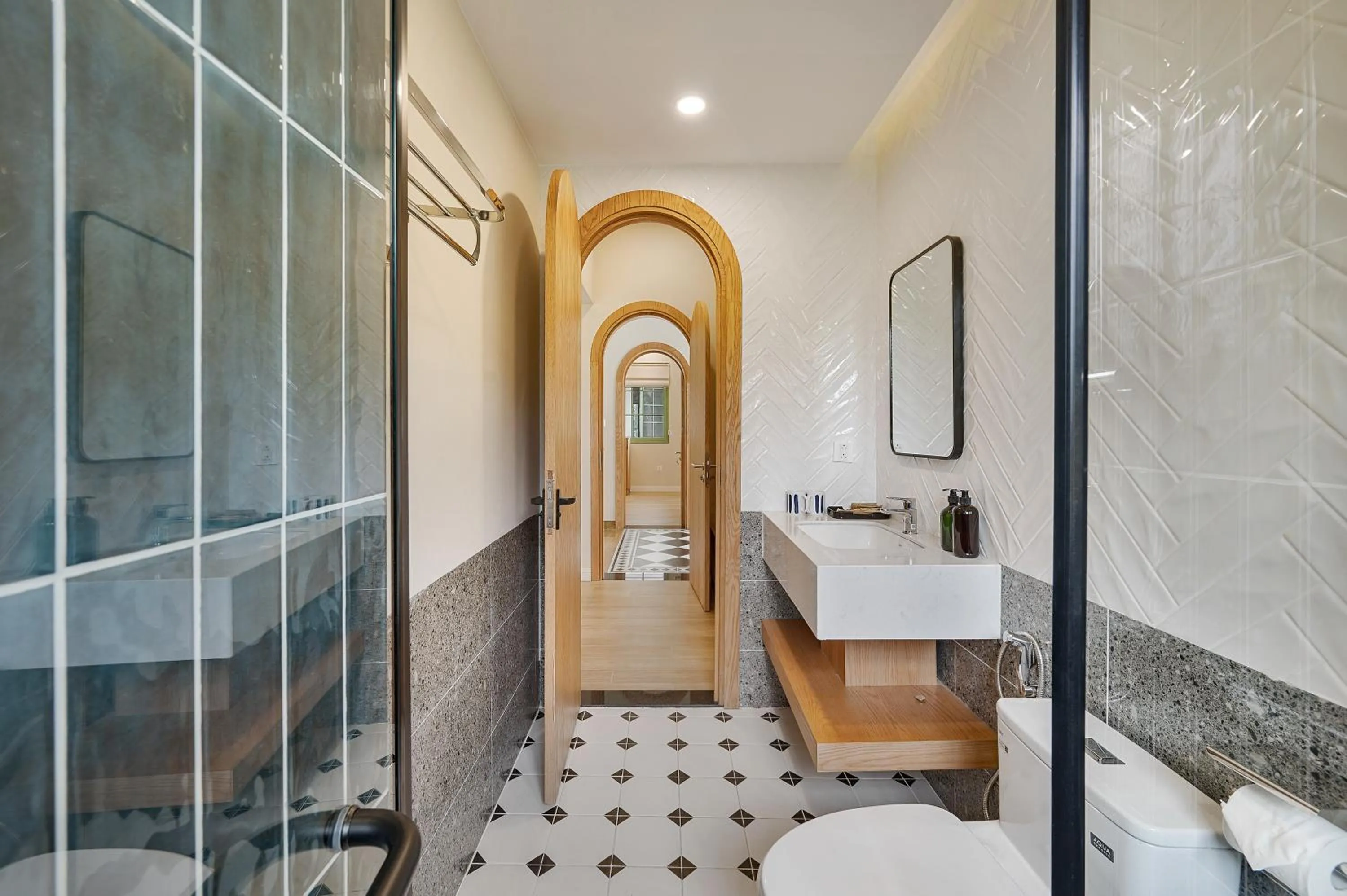 Toilet in La isla Apartments & Villas - Sea View & Fireworks Phu Quoc