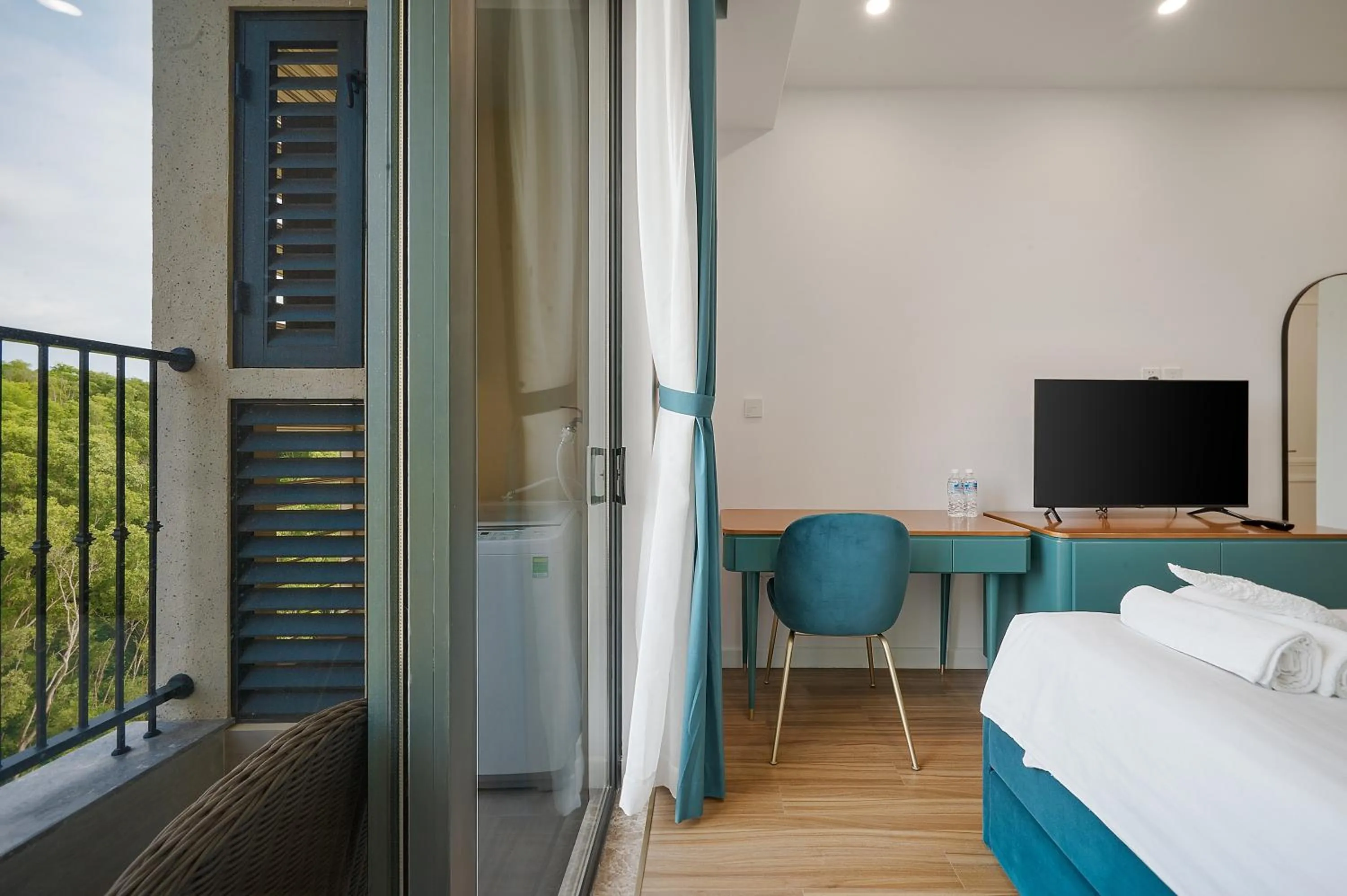 Balcony/Terrace, Bed in La isla Apartments & Villas - Sea View & Fireworks Phu Quoc