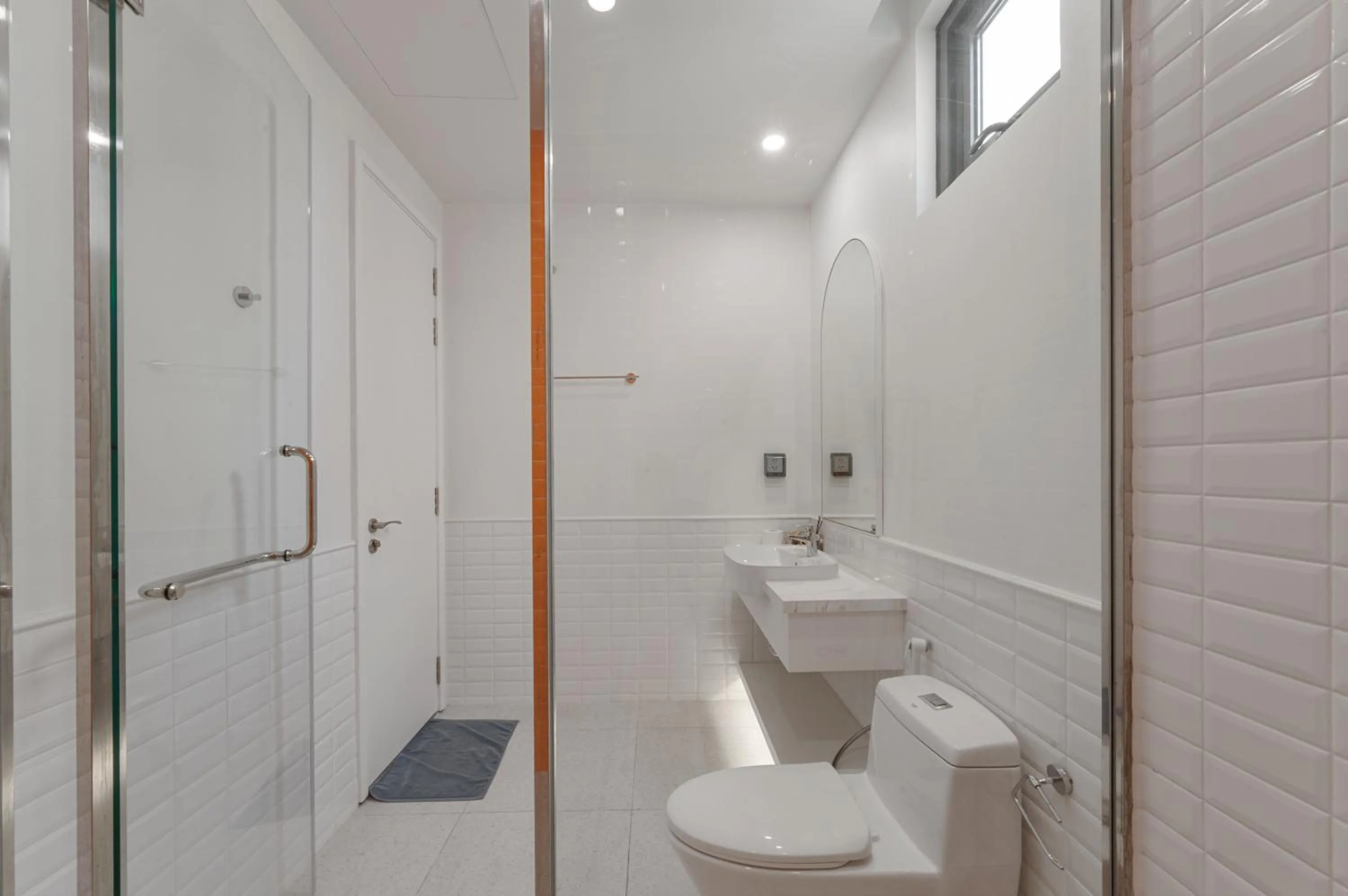 Toilet in La isla Apartments & Villas - Sea View & Fireworks Phu Quoc