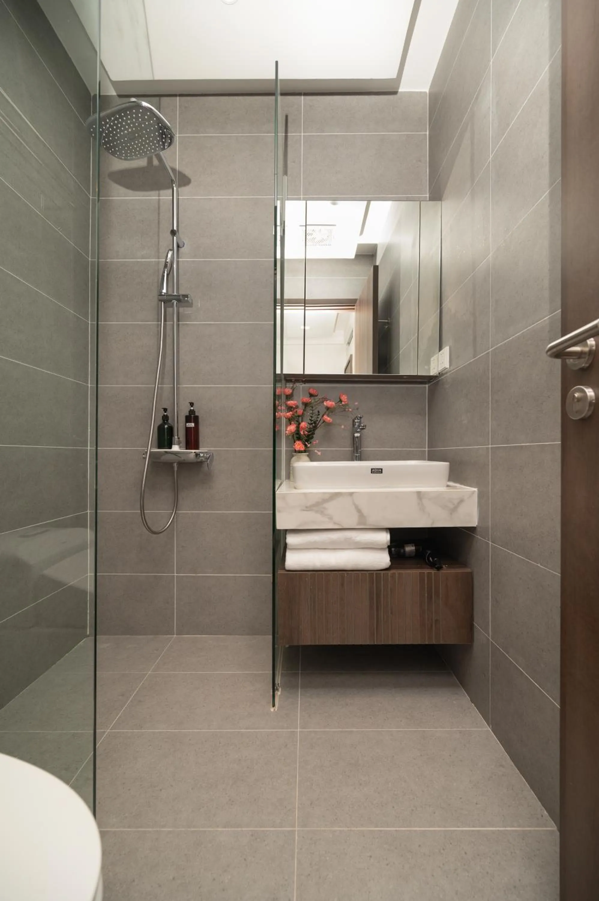 Shower in La isla Apartments & Villas - Sea View & Fireworks Phu Quoc