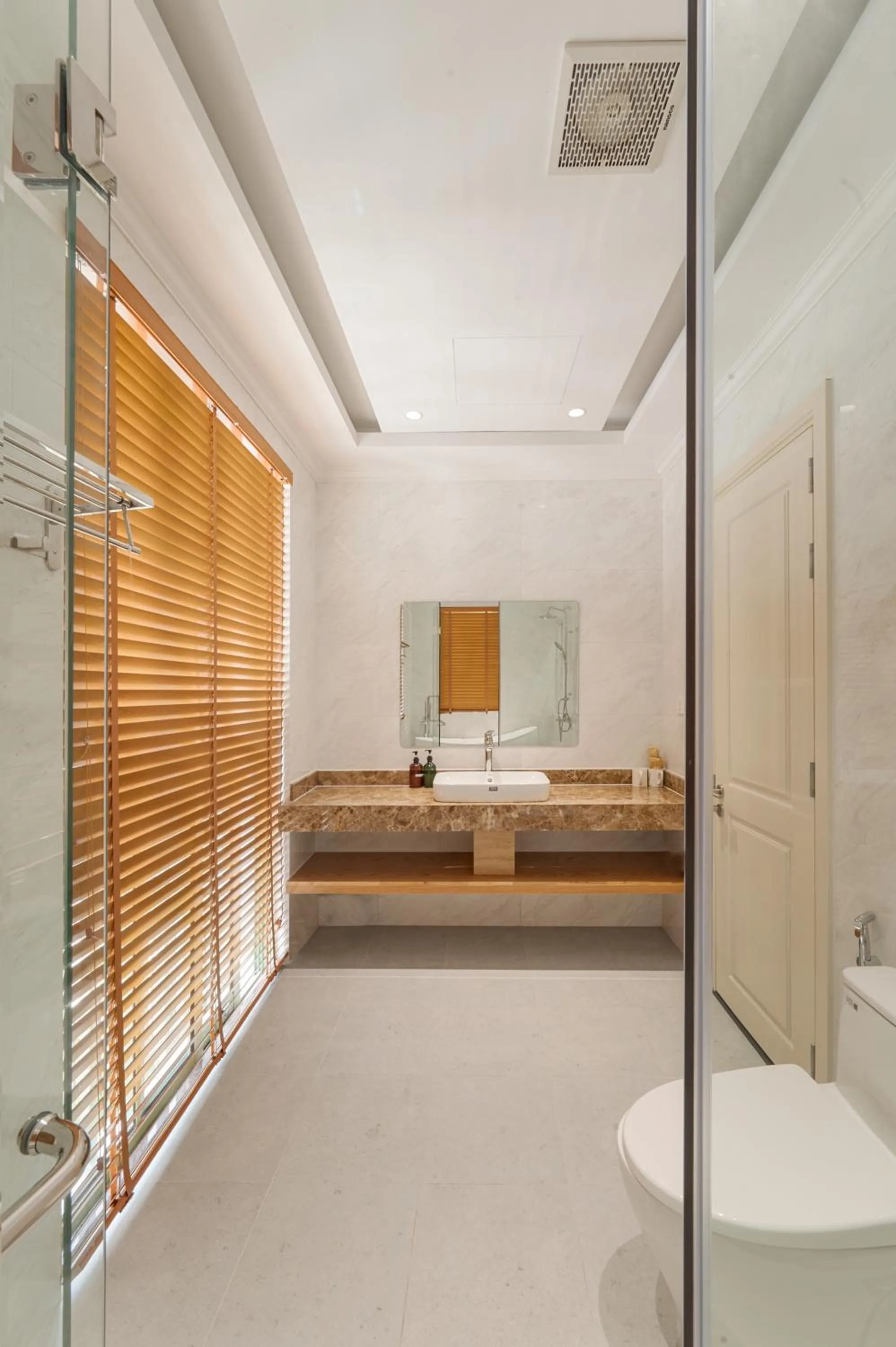 Shower, Bed in La isla Apartments & Villas - Sea View & Fireworks Phu Quoc