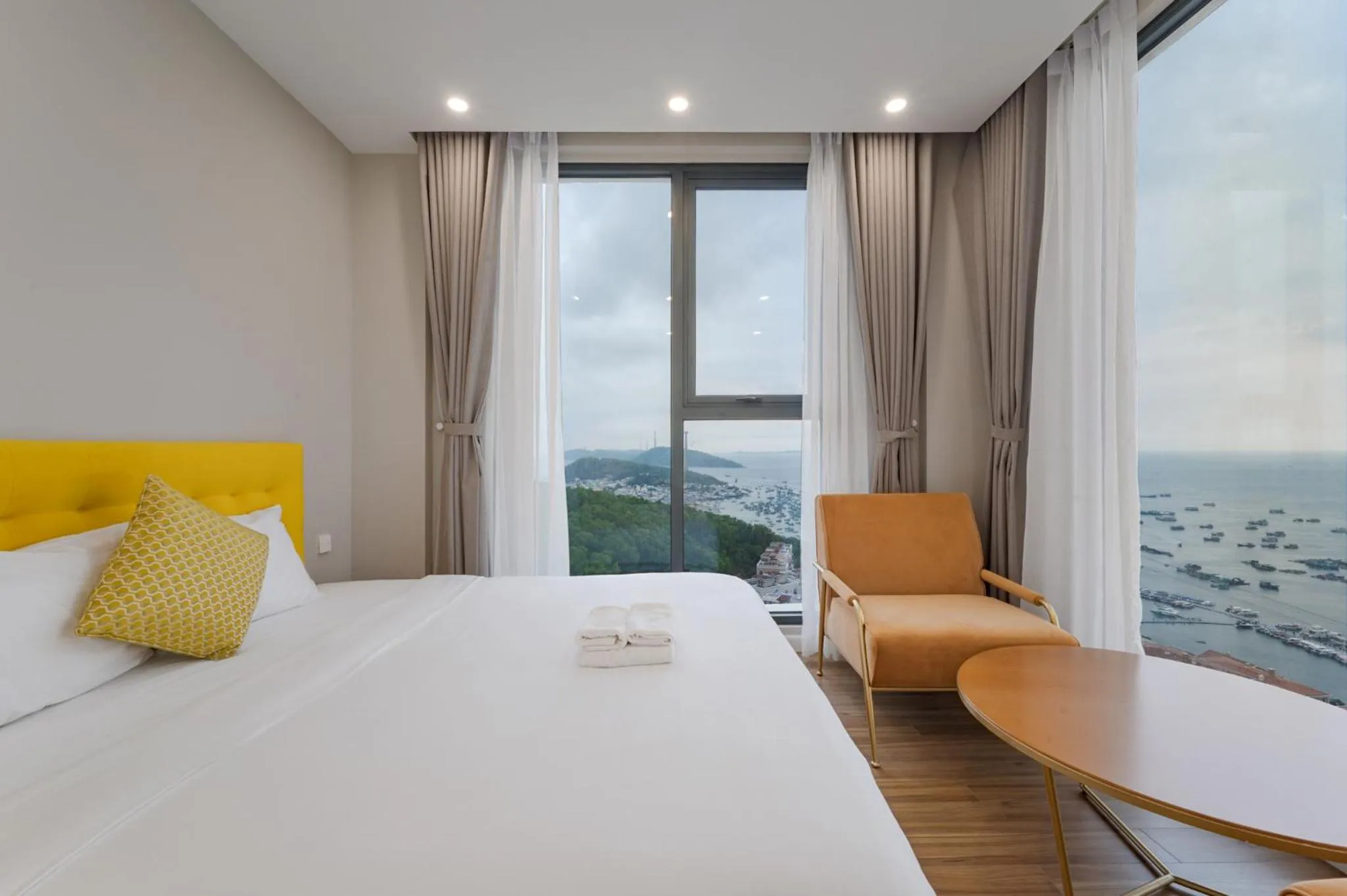 Bedroom, Bed in La isla Apartments & Villas - Sea View & Fireworks Phu Quoc