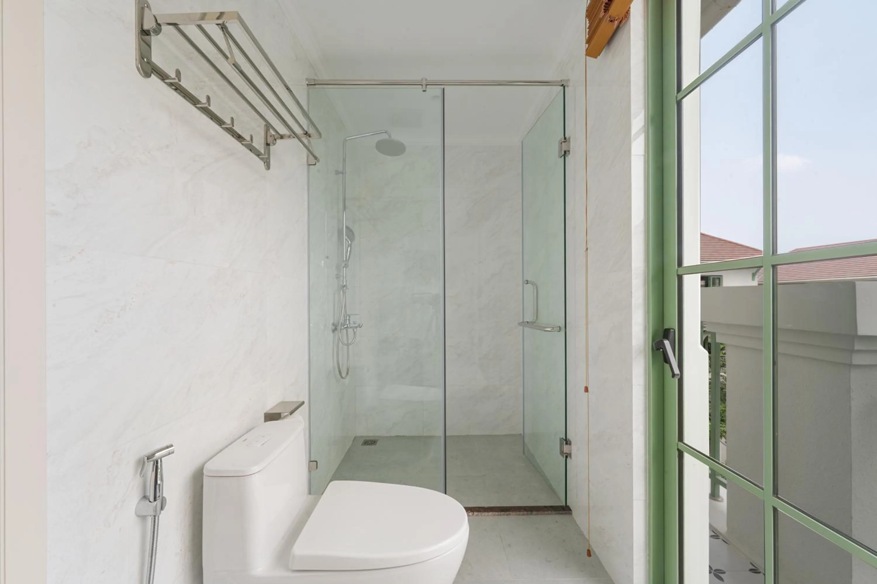 Toilet in La isla Apartments & Villas - Sea View & Fireworks Phu Quoc