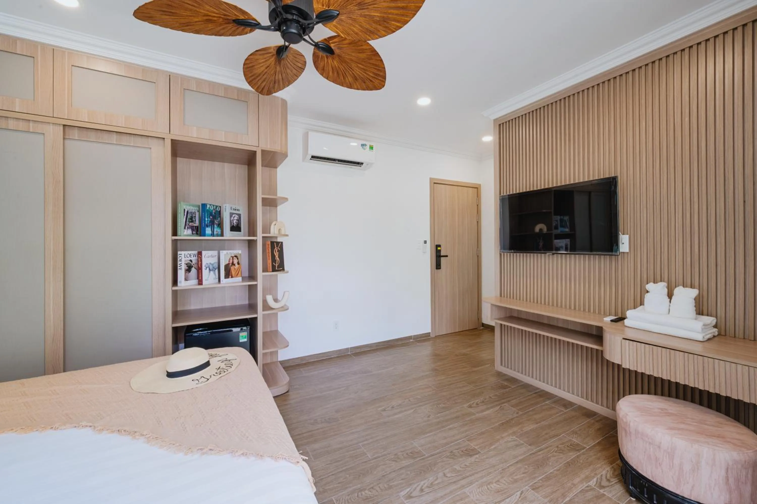 Bedroom, Bed in La isla Apartments & Villas - Sea View & Fireworks Phu Quoc