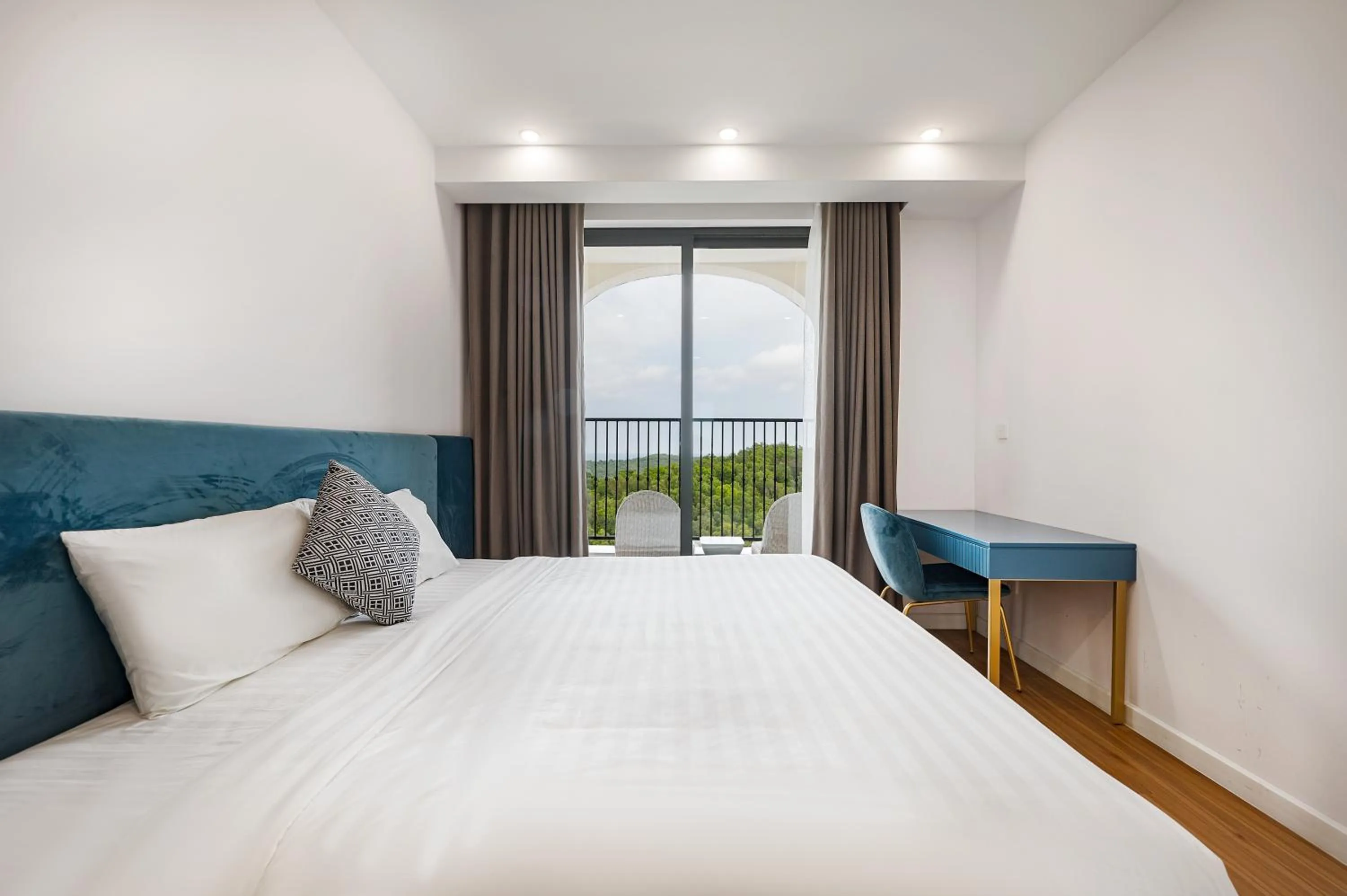 Bedroom, Bed in La isla Apartments & Villas - Sea View & Fireworks Phu Quoc