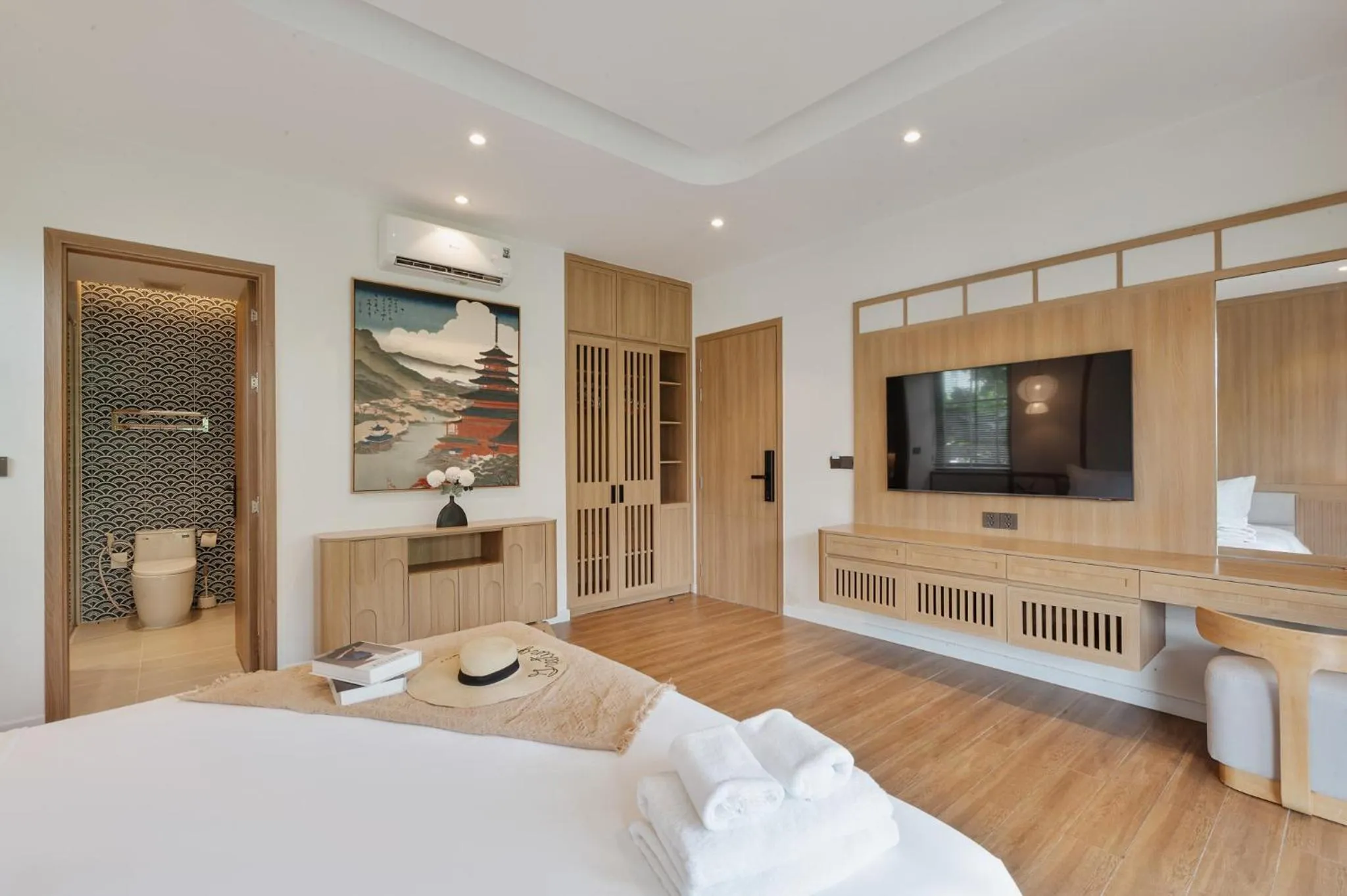 Photo of the whole room, Bed in La isla Apartments & Villas - Sea View & Fireworks Phu Quoc