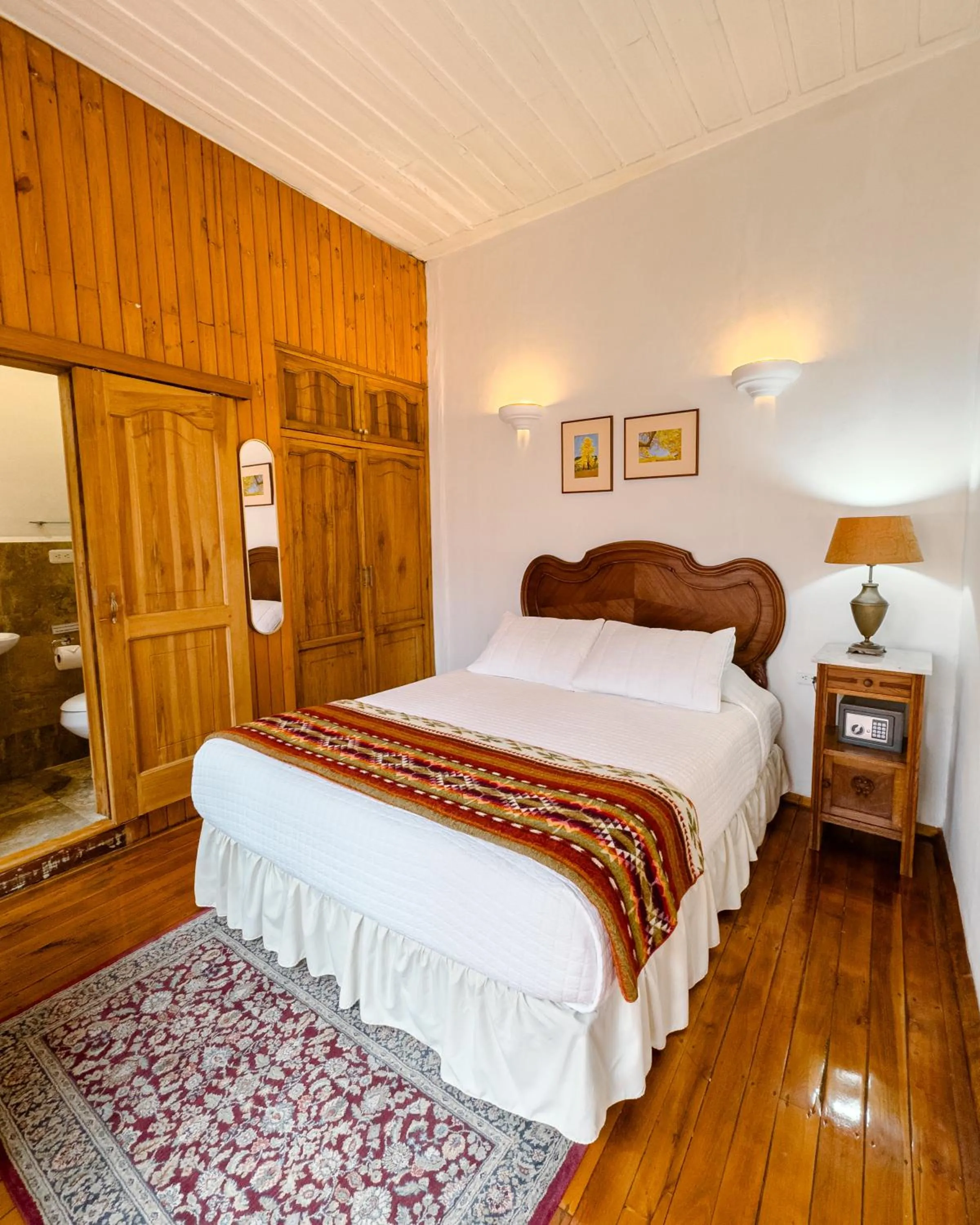 Superior Queen Room in Hotel Boutique Casa Montalvo Cuenca