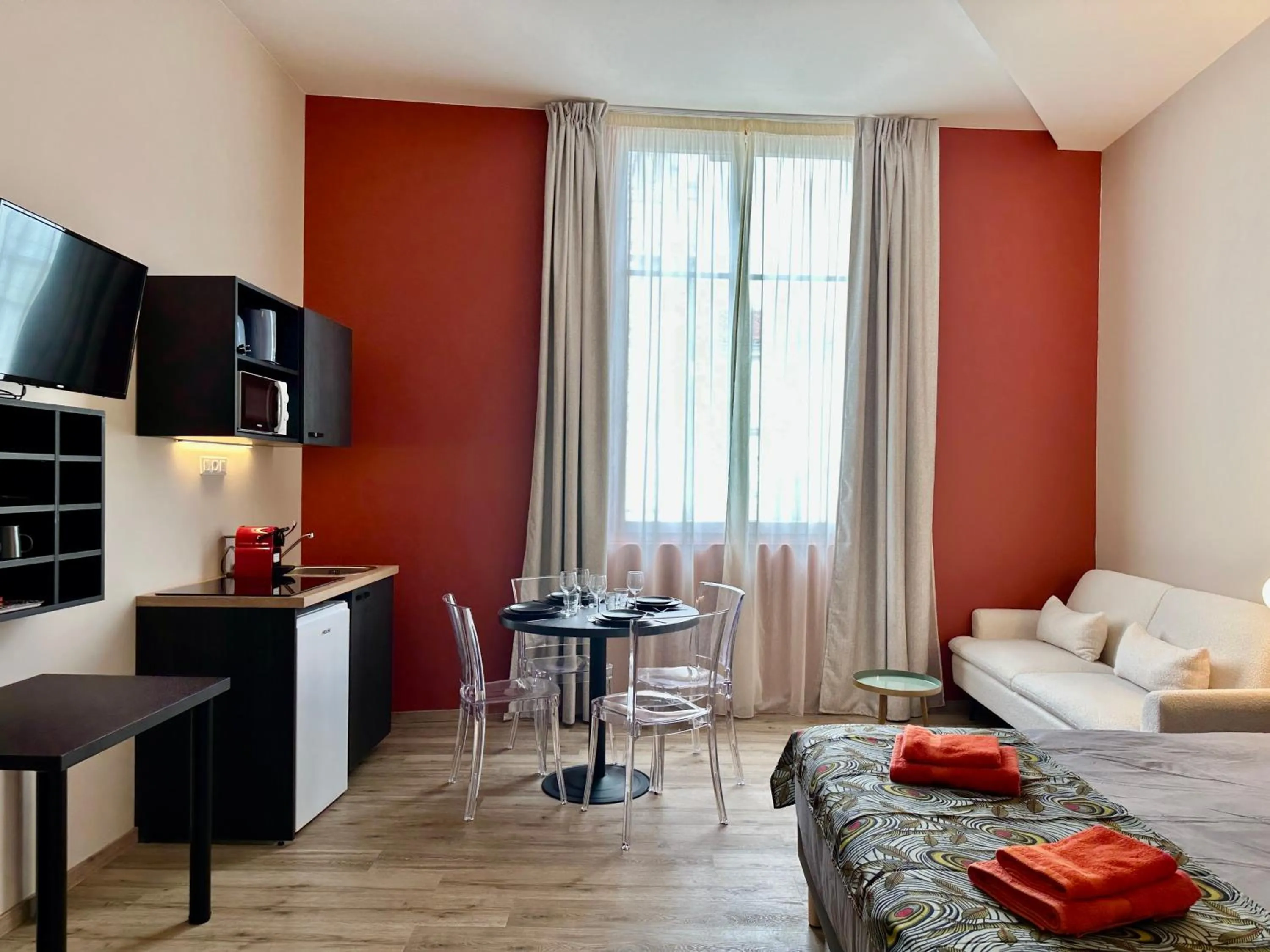 Photo of the whole room, Bed in Smartappart Niort