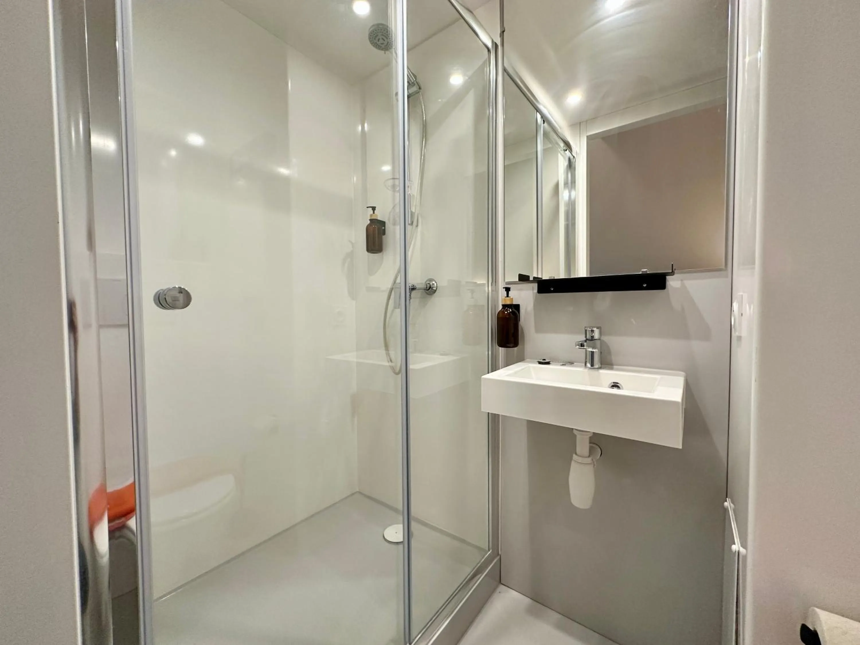 Shower in Smartappart Niort